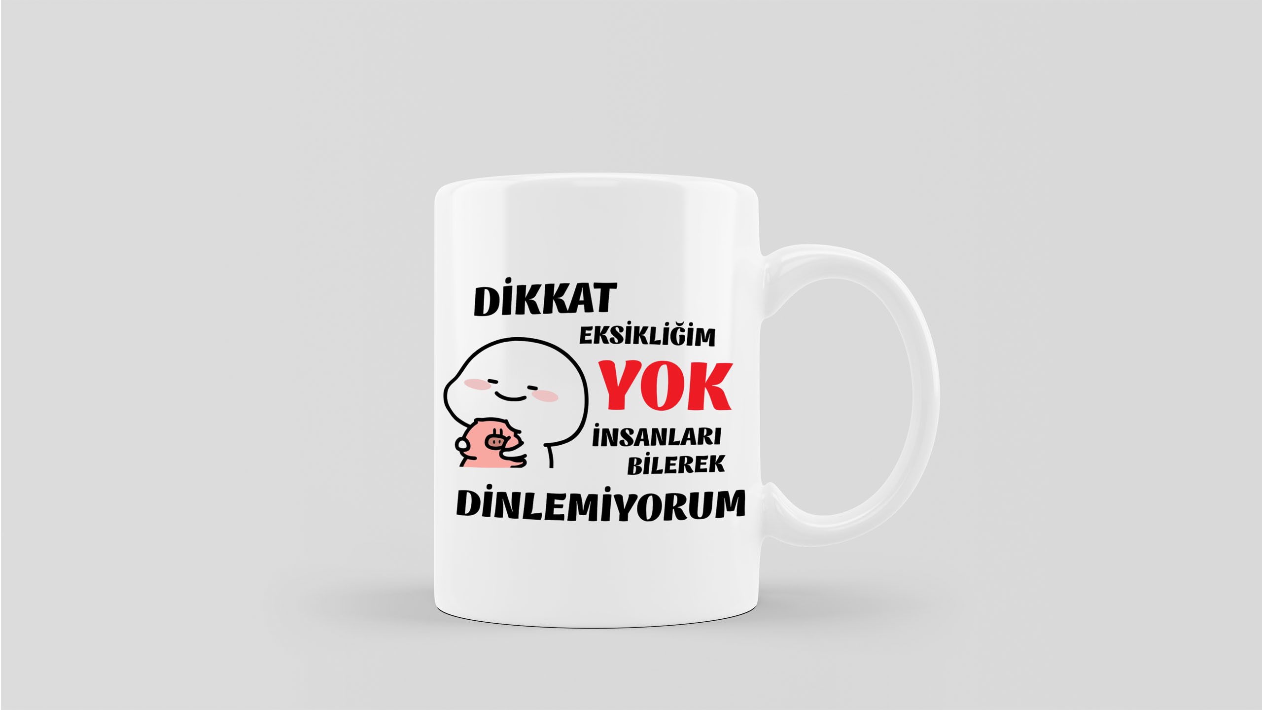 DİKKAT EKSİKLİĞİM YOK İNSANLARI BİLEREK DİNLEMİYORUM Baskılı Kupa - Solmaz - Çift Taraflı Baskı - Hediyelik Kupa (BULAŞIK MAKİNESİNDE YIKANABİLİR)