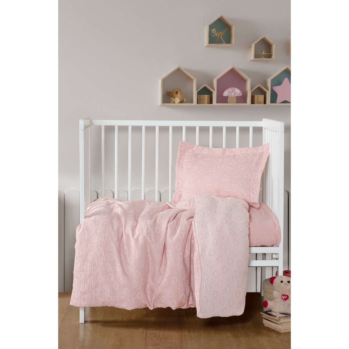 Kız Bebek %100 Organik Pamuk Pembe Kalpli Jakarlı Müslin Nevresim Takımı ( 1100*150 CM Nevresim 110*160 CM Çarşaf 35*45 CM Yastık Kılıfı )