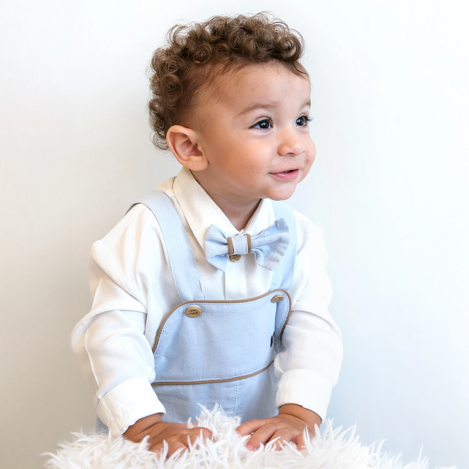 Erkek Bebek Chic Mavi Kadife Kumaş Papyonlu Salopetli Takım