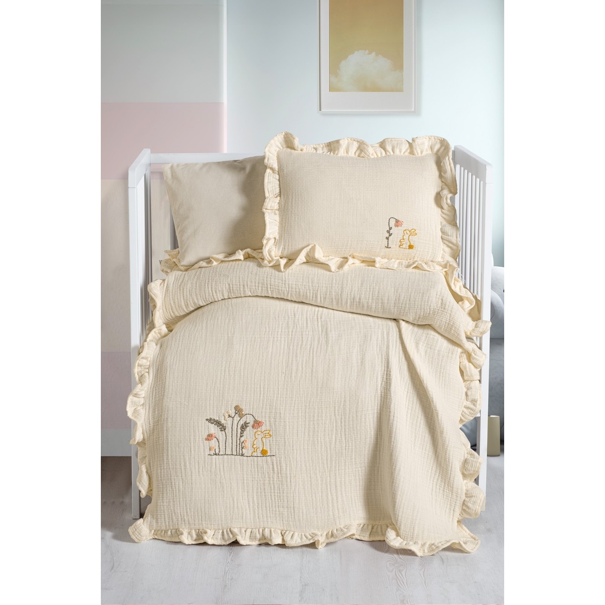 Unisex Krem %100 Organik Pamuk 4 Kat Fırfırlı Çiçekli Tavşan Nakışlı Müslin Pike Takımı (90*110 CM Nakışlı Fırfırlı Müslin Örtü  120*160 CM Çarşaf 35*45 CM Müslin Nakışlı Fırfırlı Yastık Kılıfı 35*45 CM STD YASTIK KILIFI)