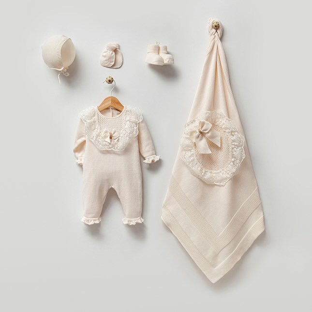 Minoss Babyden Şok Kampanya 📣 Kız Bebek Premium 0-3 Ay Krem Kurdeleli Dantelli 5li Set 🎁