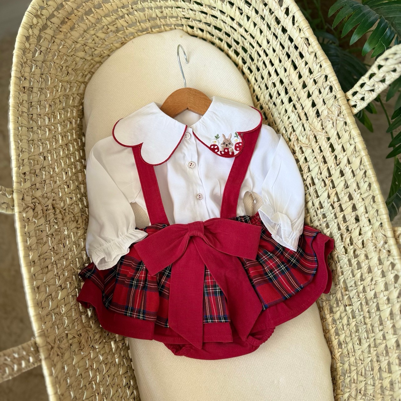 Kız Bebek Kırmızı Bıjou Ekose Desen Tavşan Nakışlı Yaka Gömlekli Romper