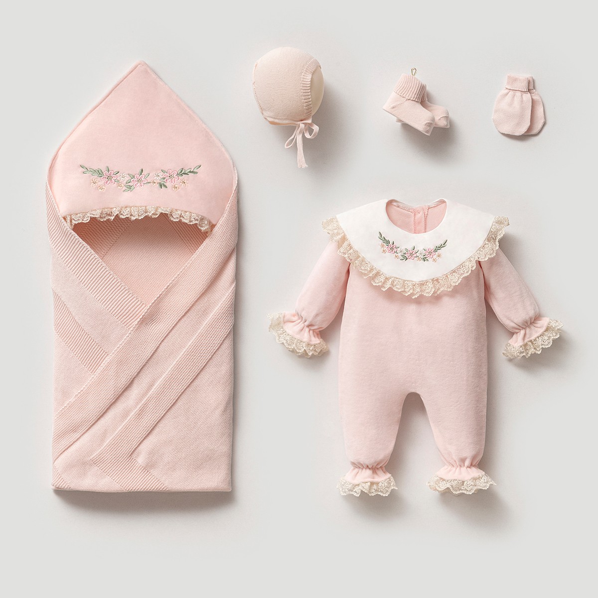 Kız Bebek 0-3 Ay Premium Pembe Çiçek Nakışlı Kadife 5li Set 