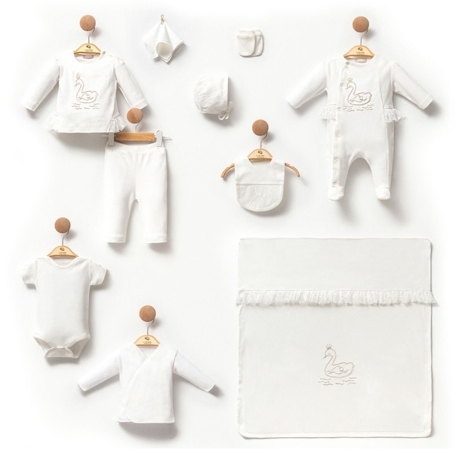 Kız Bebek 0-3 Ay Premium Kuğu Nakışlı 10lu Set