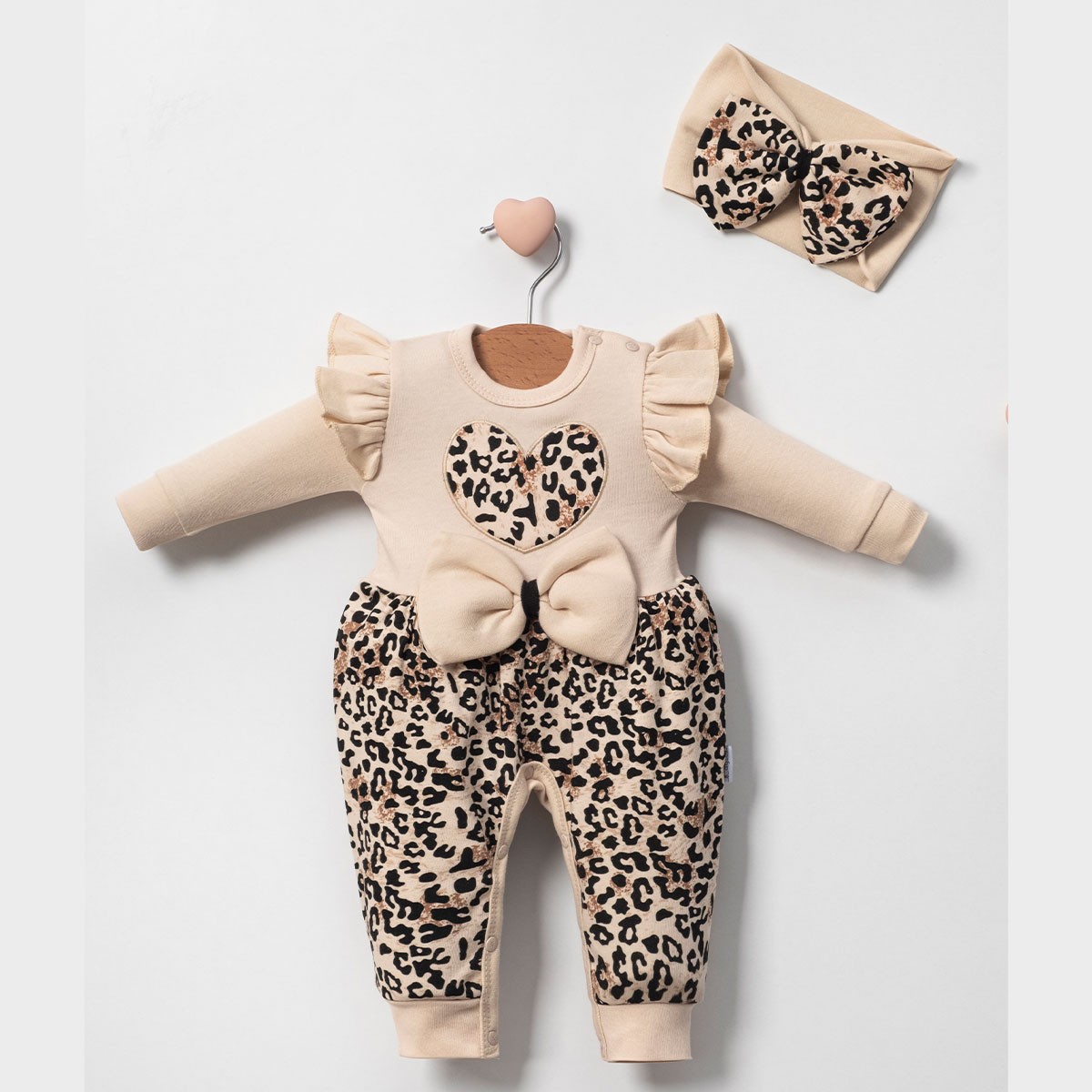 Kız Bebek Bej Kalpli Leoparlı Tulum Bandana