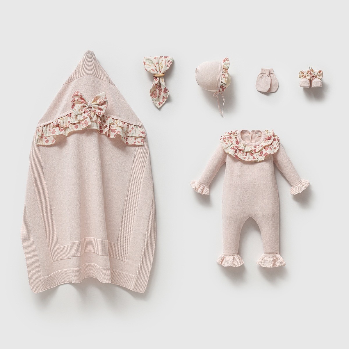 Kız Bebek 0-3 Ay Premium Pembe Organik Pamuk Çiçek ve Volan Detay  5li Set 