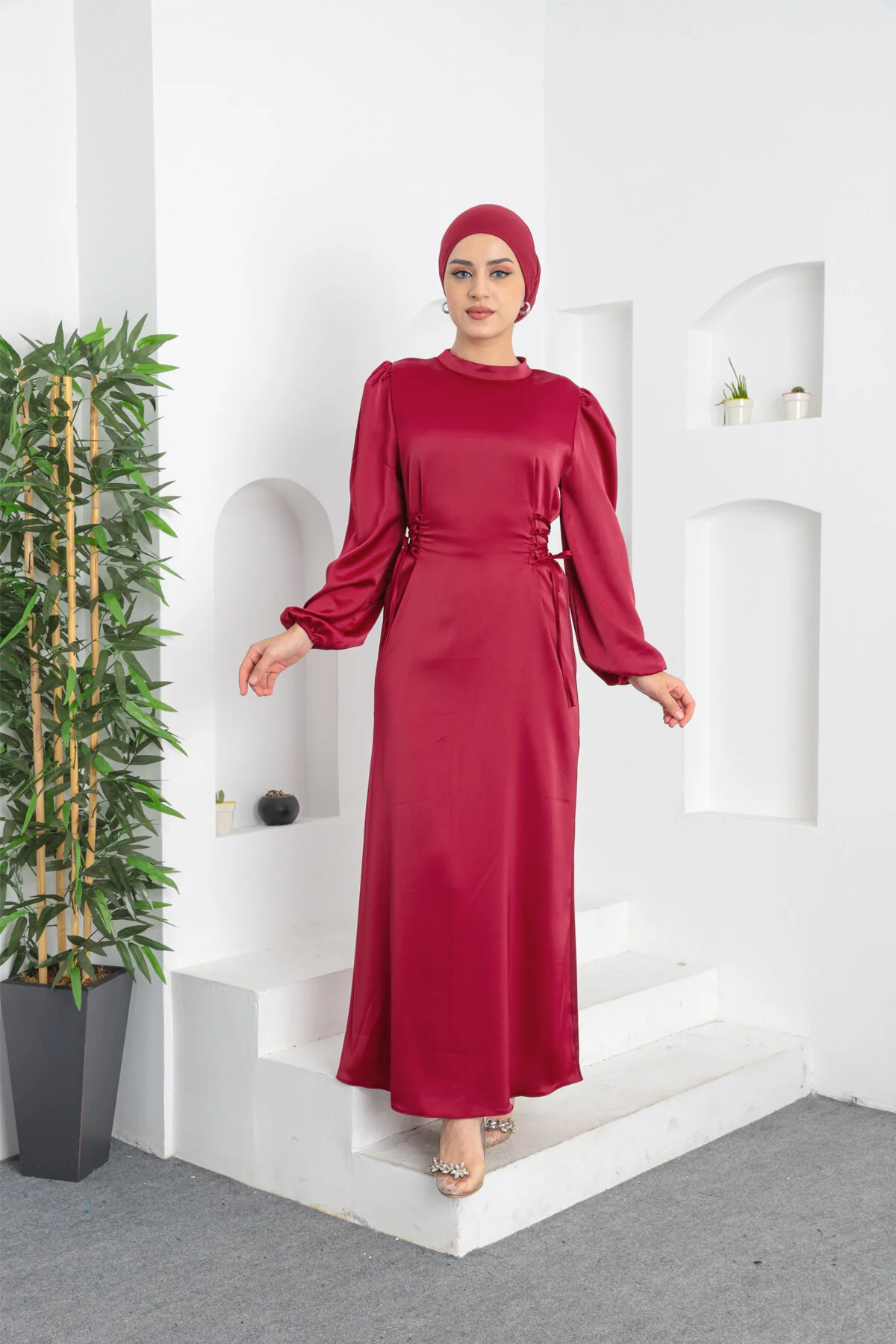 Kırmızı Elbise main variant image