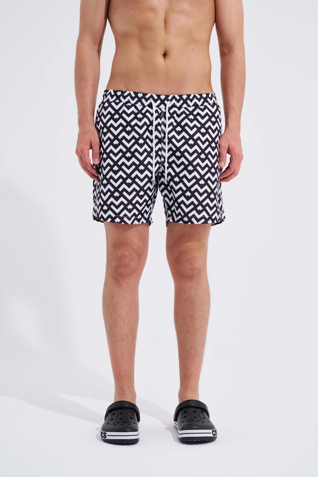 Black-White Sea Short