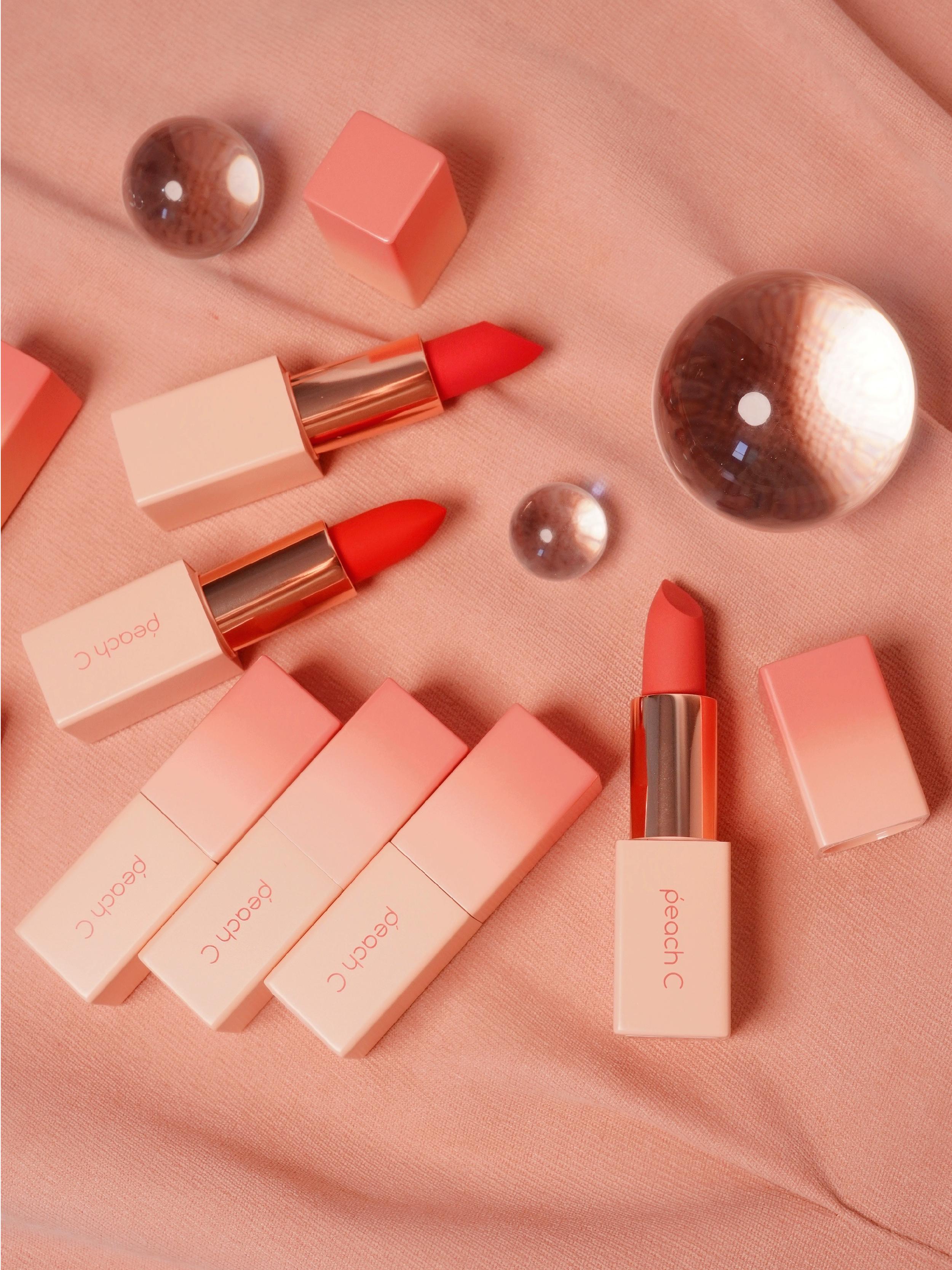 Peach C Ruj Lipstick Doğal Görünüm