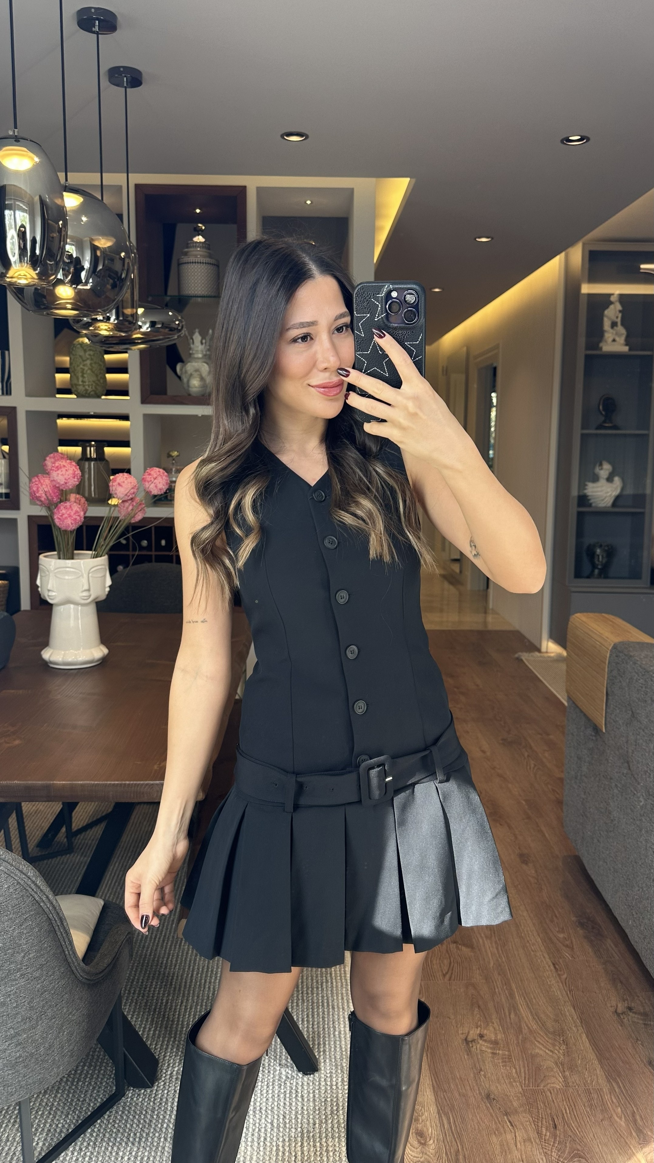 Kolsuz Krep V Yaka Elbise 
