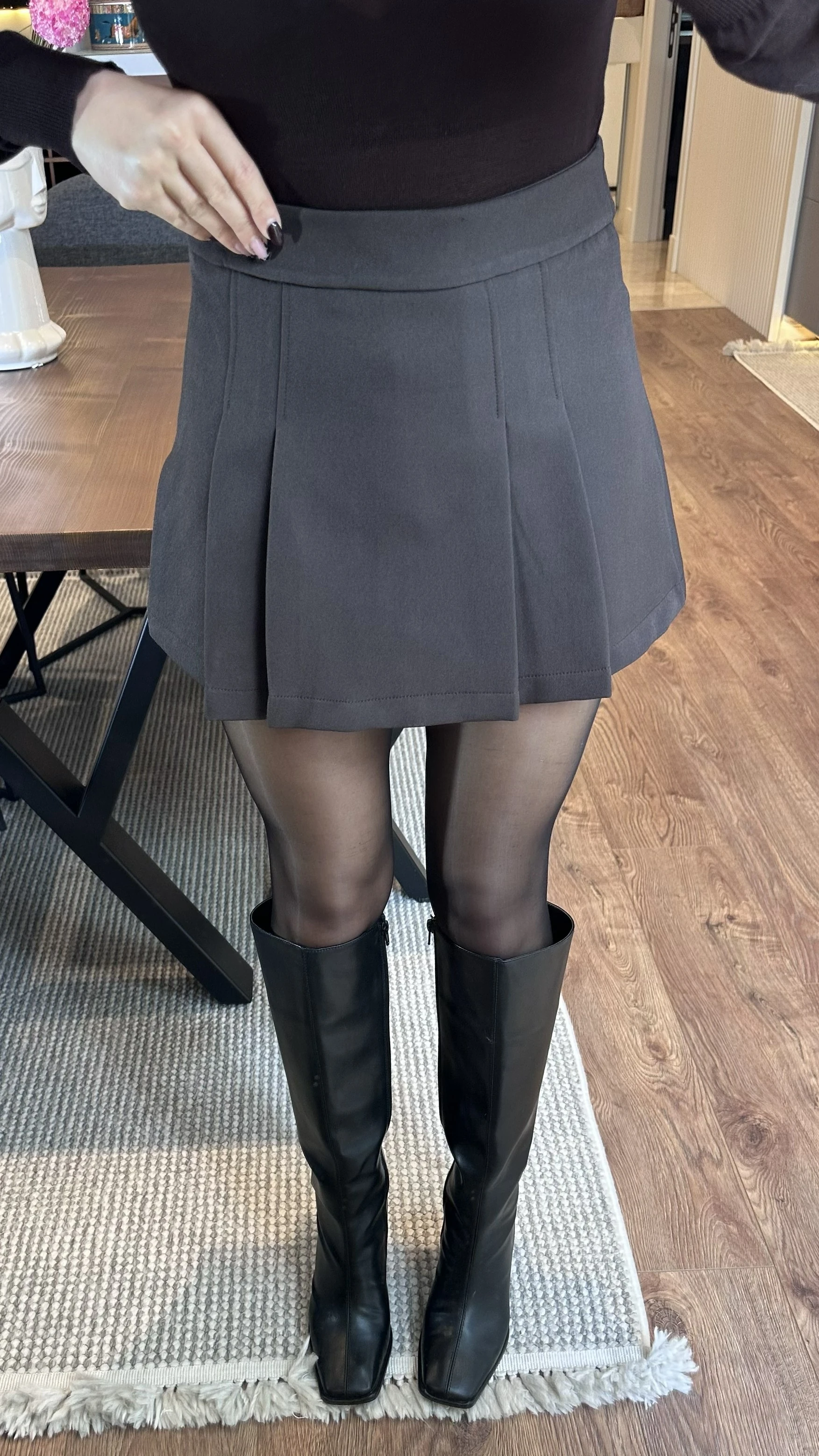 ZR Marka Pileli Şortlu Etek Kahverengi 