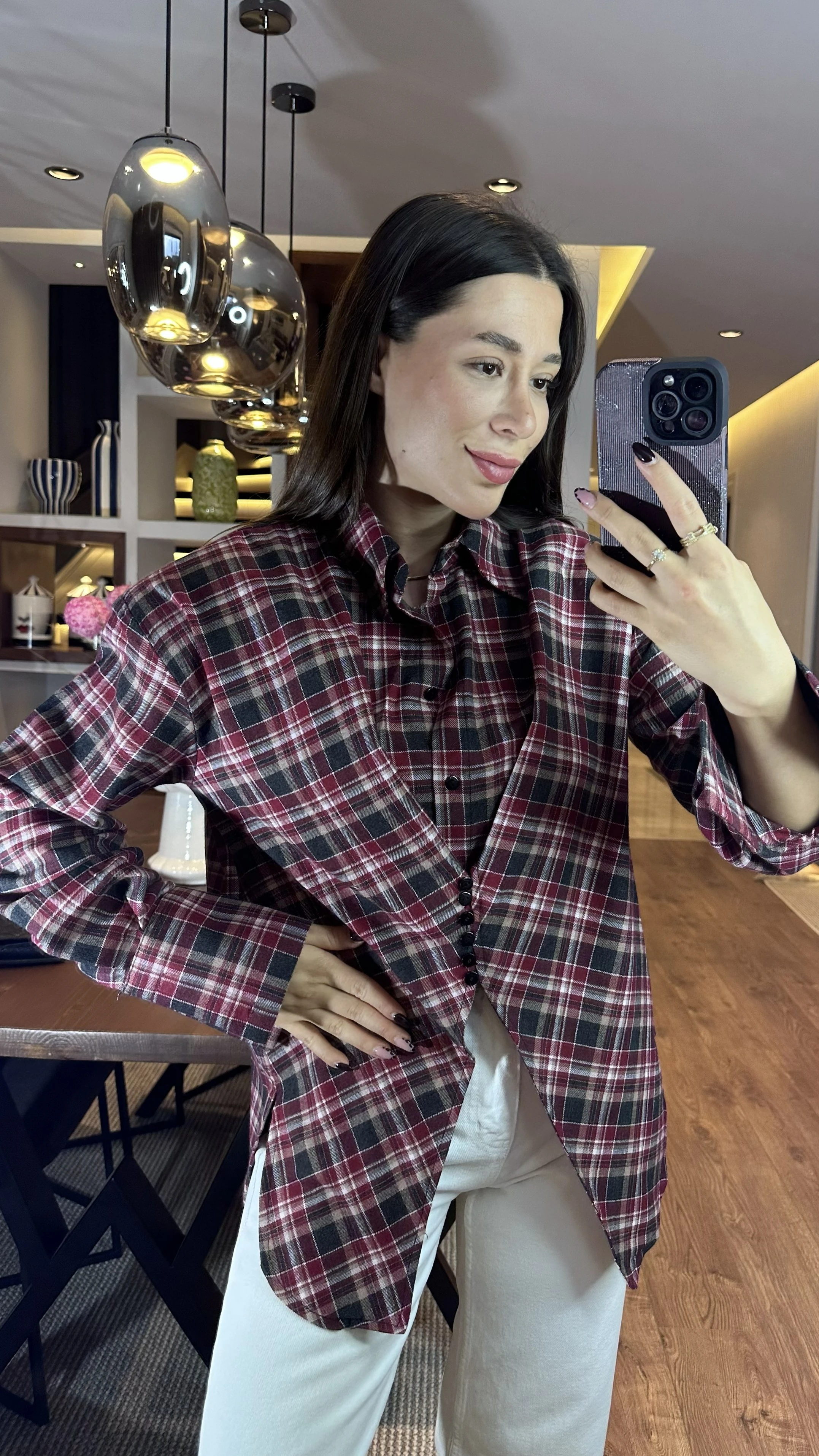 Kırmızı Ekoseli Asimetrik Detaylı Vatkalı Gömlek 