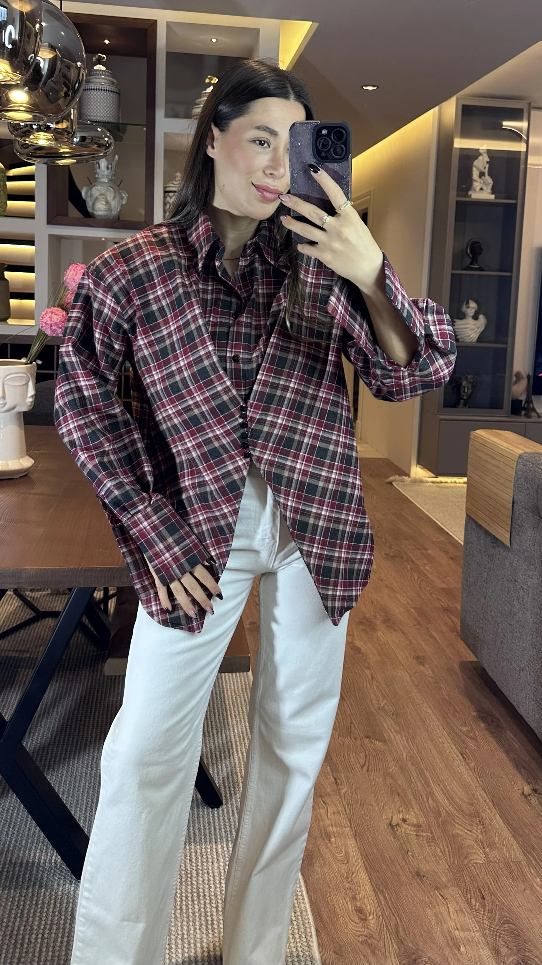 Kırmızı Ekoseli Asimetrik Detaylı Vatkalı Gömlek 