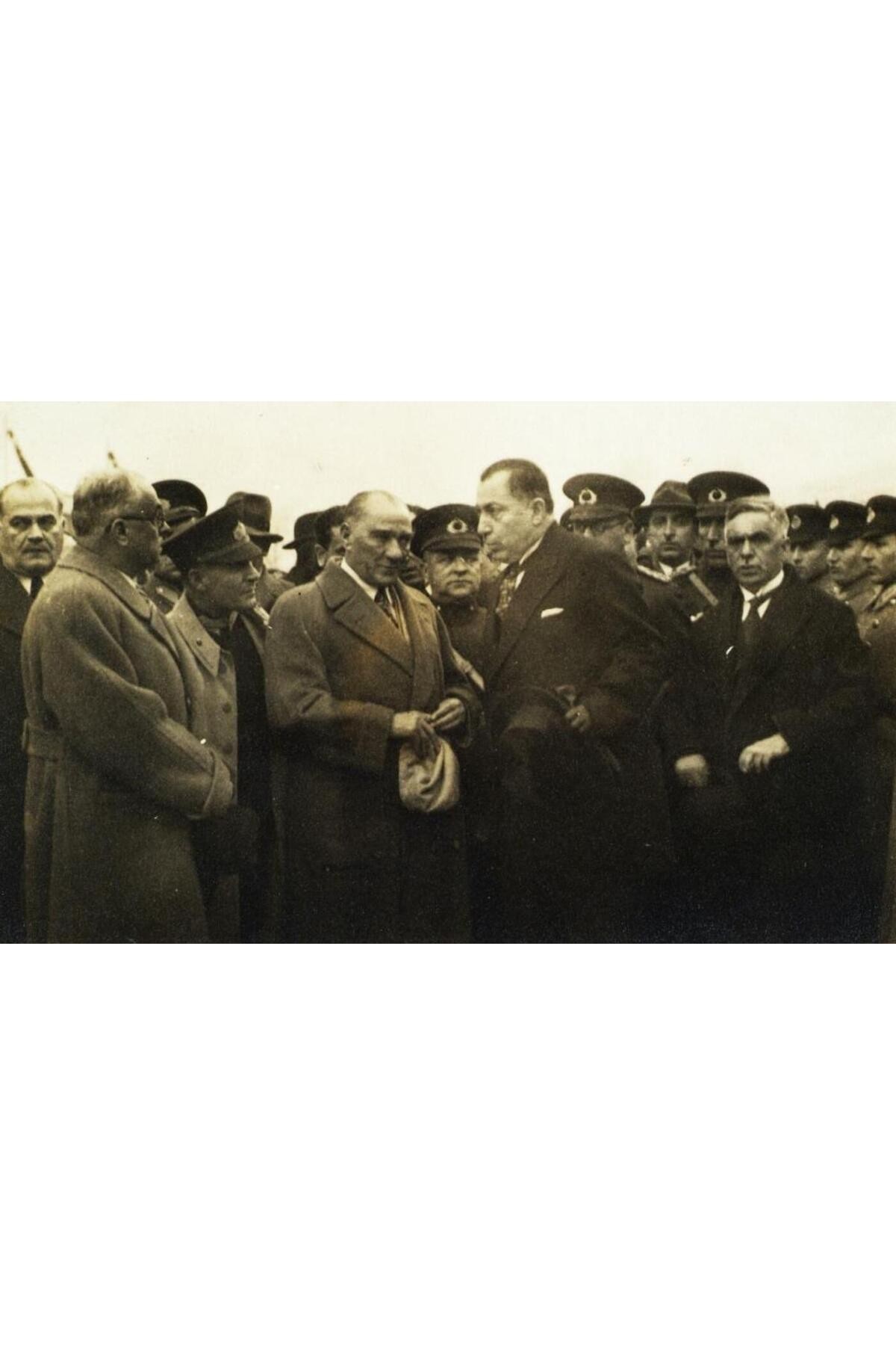 Movas Sanat Ataturk's Visit to Anatolia in the 1930s | Diamond Mosaic Puzzle | 50x30 | E2020535