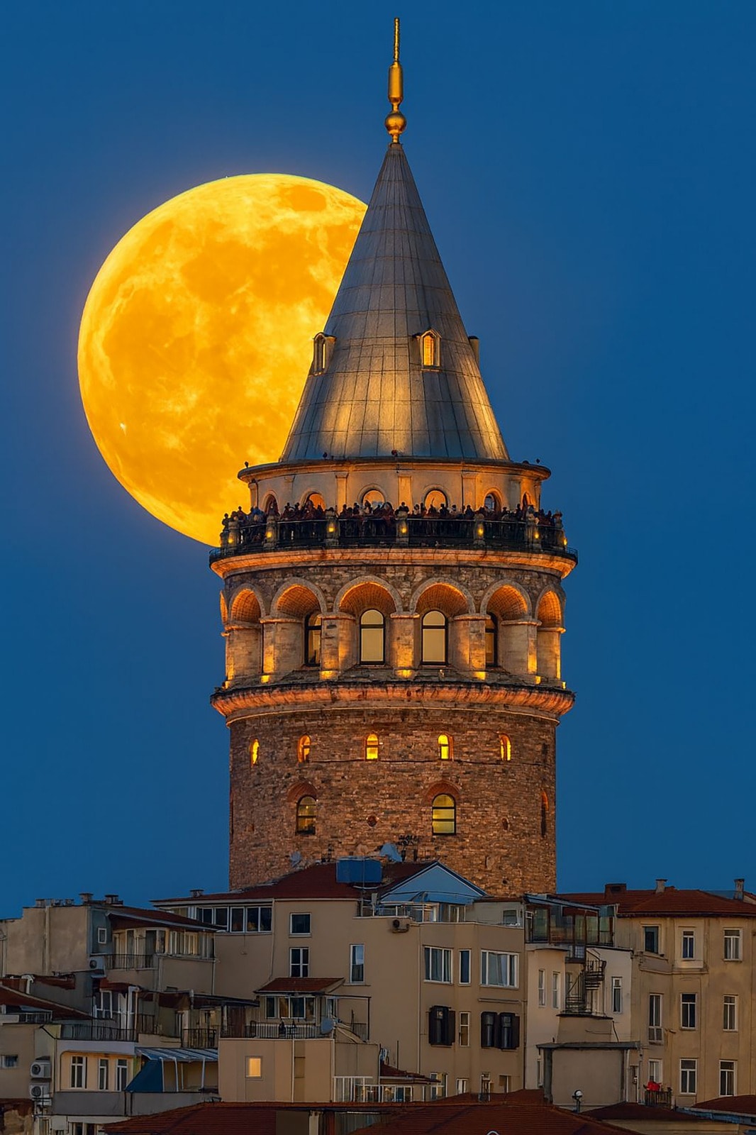 Galata Kulesi’nde Dolunay 40X60CM 