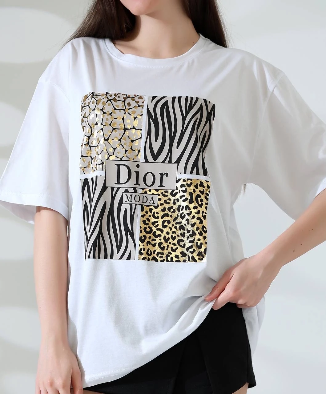 Varak baskılı imza desen tişört