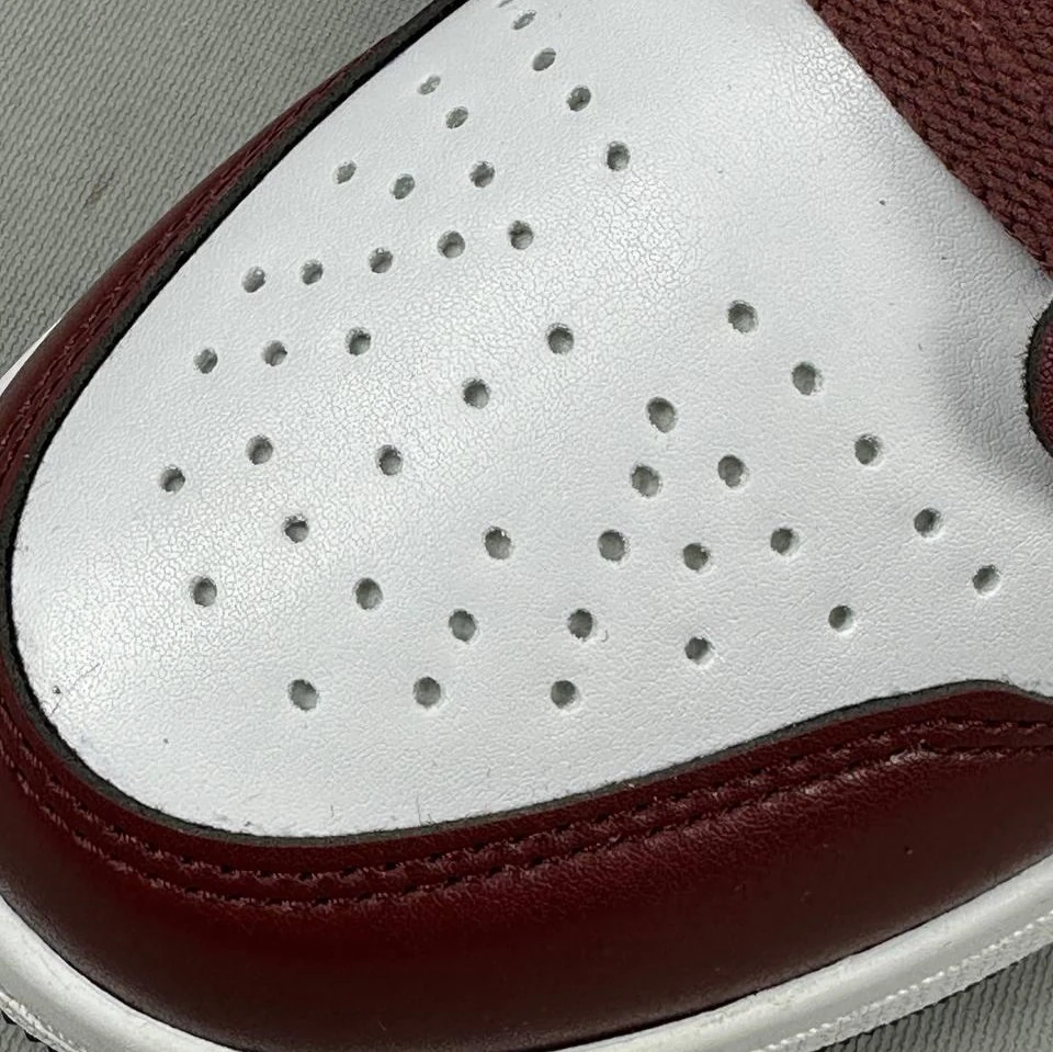 Jordan 1 Low Bordo Gold Hq