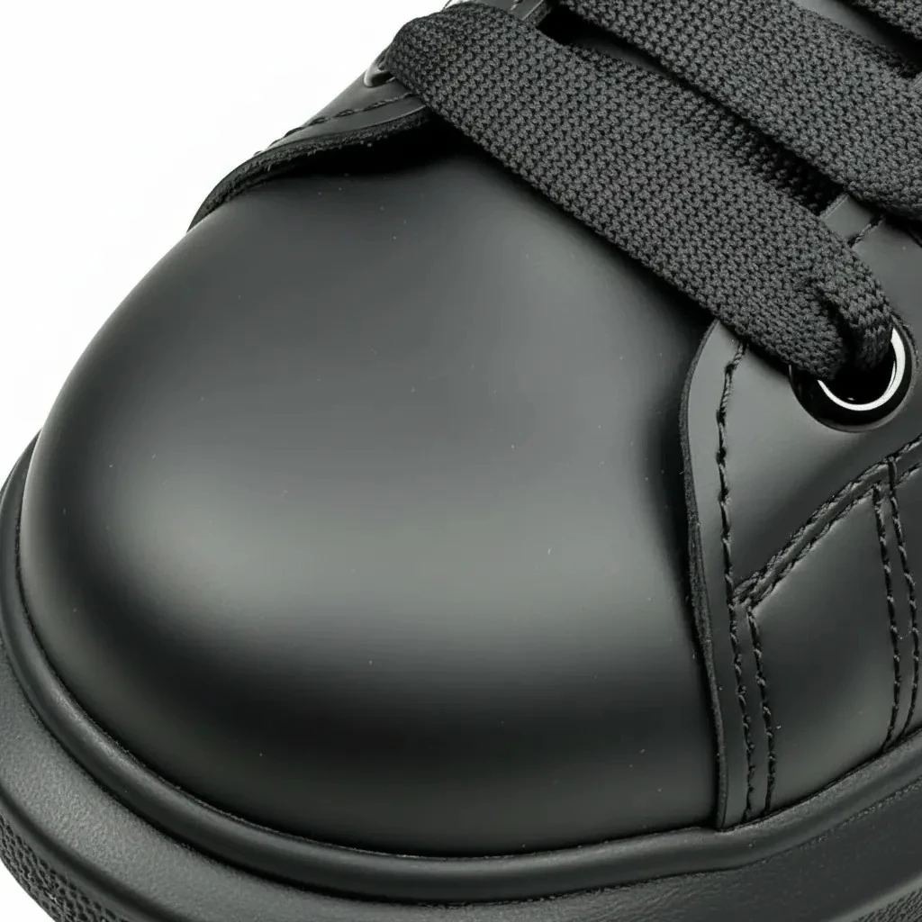 Alexander McQueen Siyah