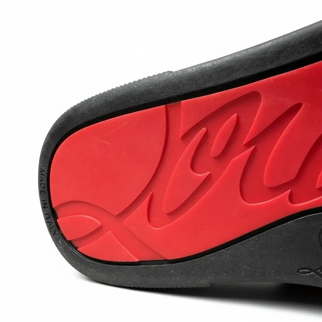 Christian Louboutin 黒/赤 スリッポン christian-louboutin-kirmizi-