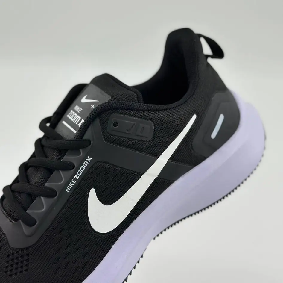 Nike ZoomX Siyah Beyaz | Hafif & Konforlu Sneaker