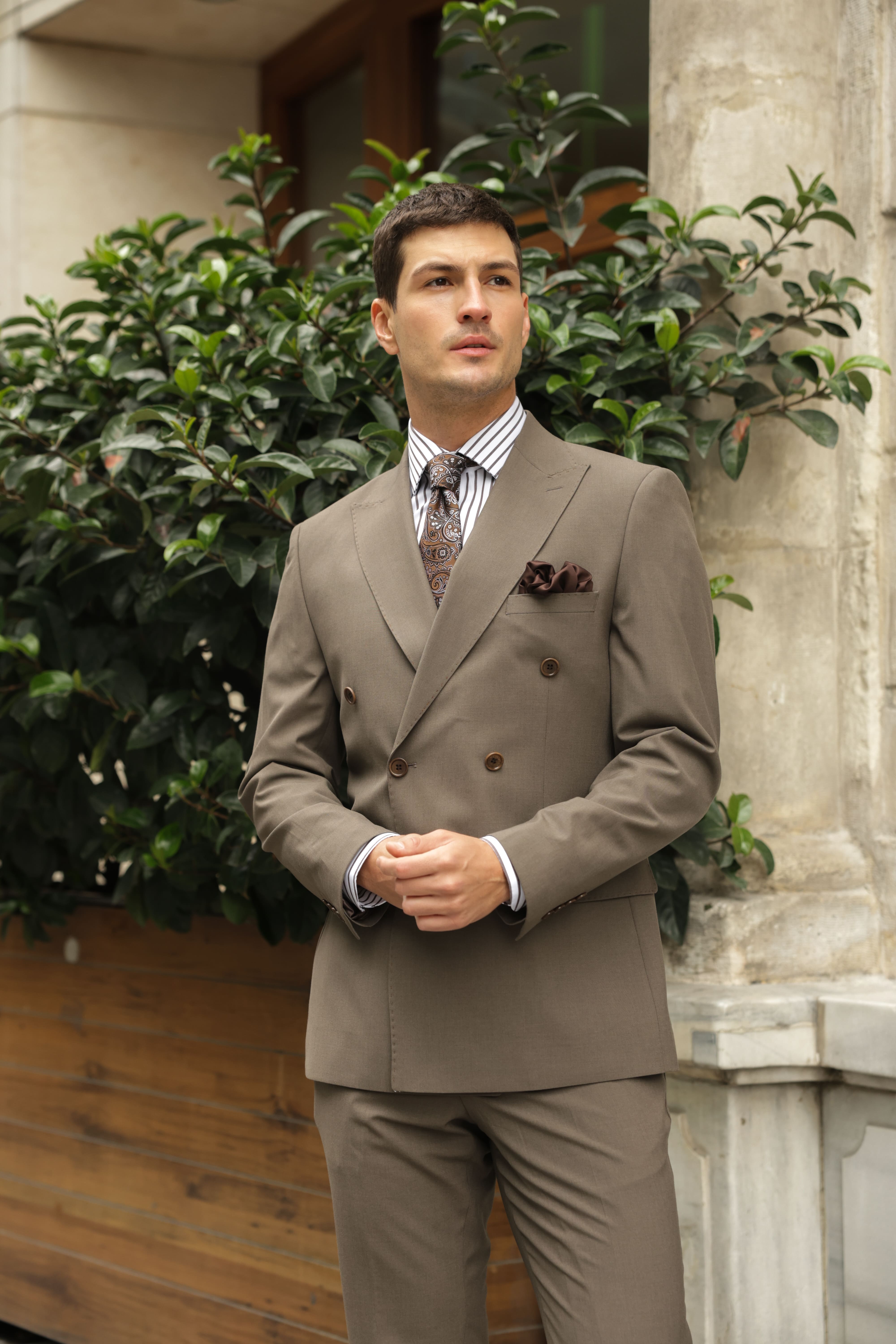 Erkek Açık Kahverengi Kruvaze Takım Elbise