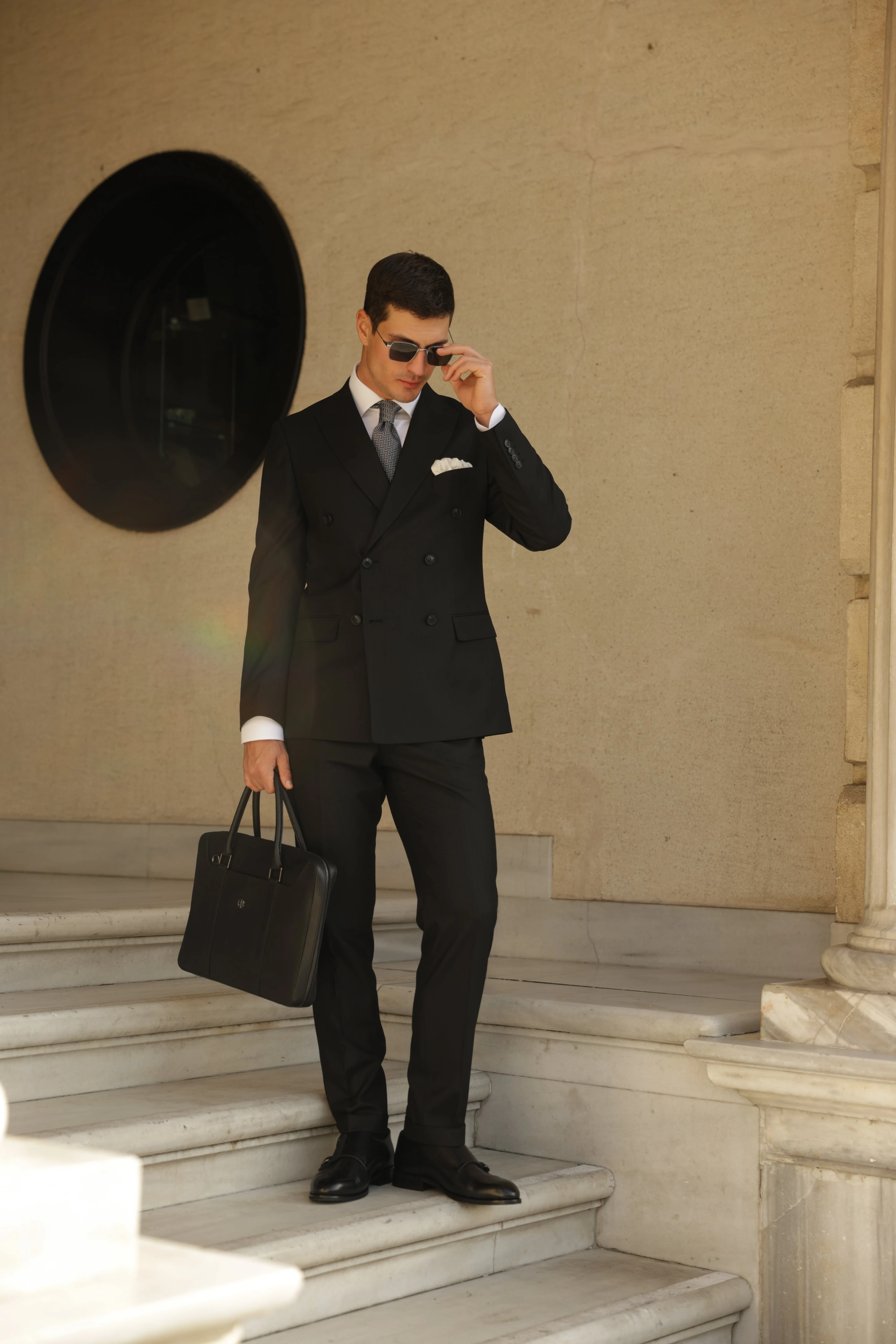 Erkek Siyah İnce Çizgili Kruvaze Takım Elbise