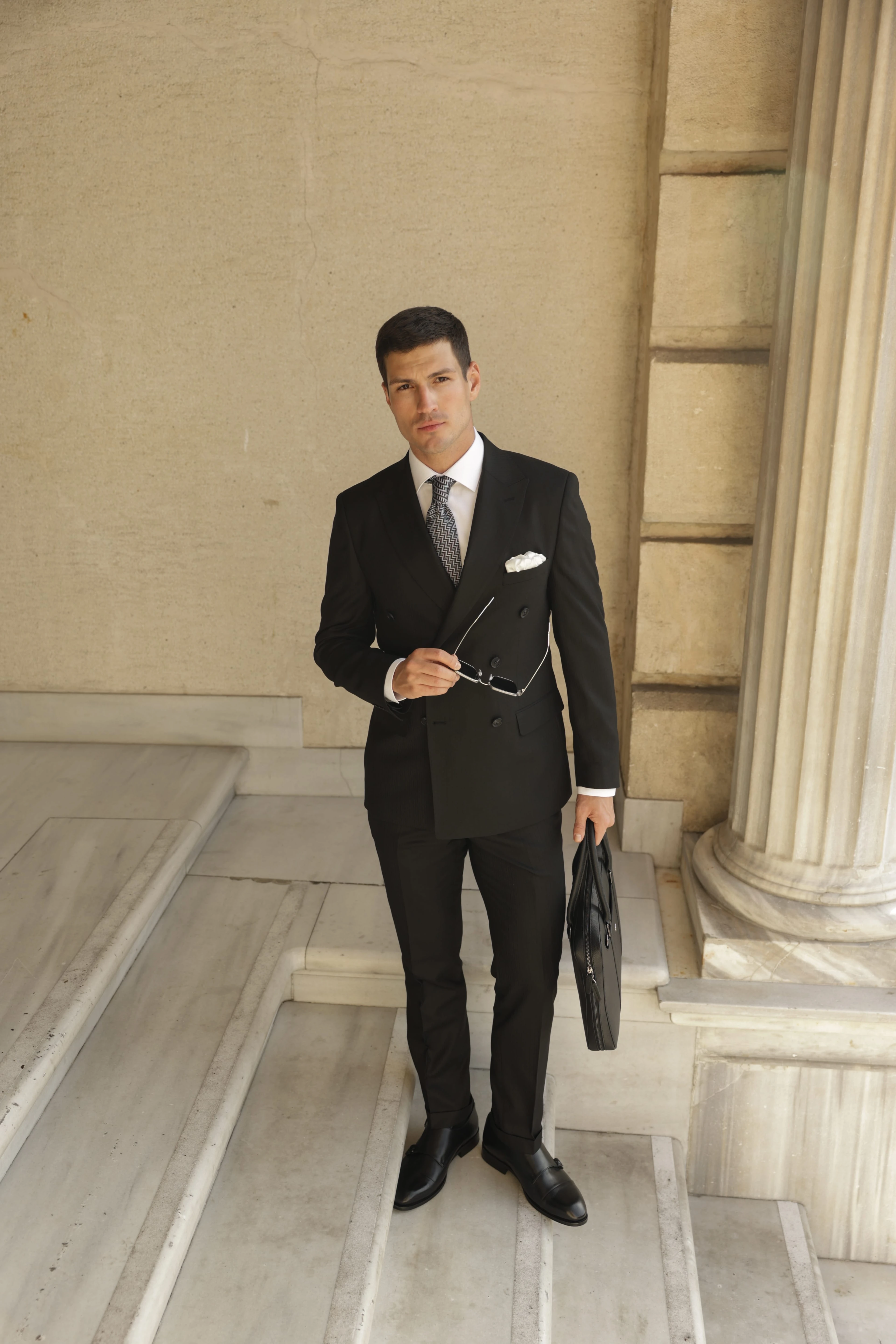 Erkek Siyah İnce Çizgili Kruvaze Takım Elbise