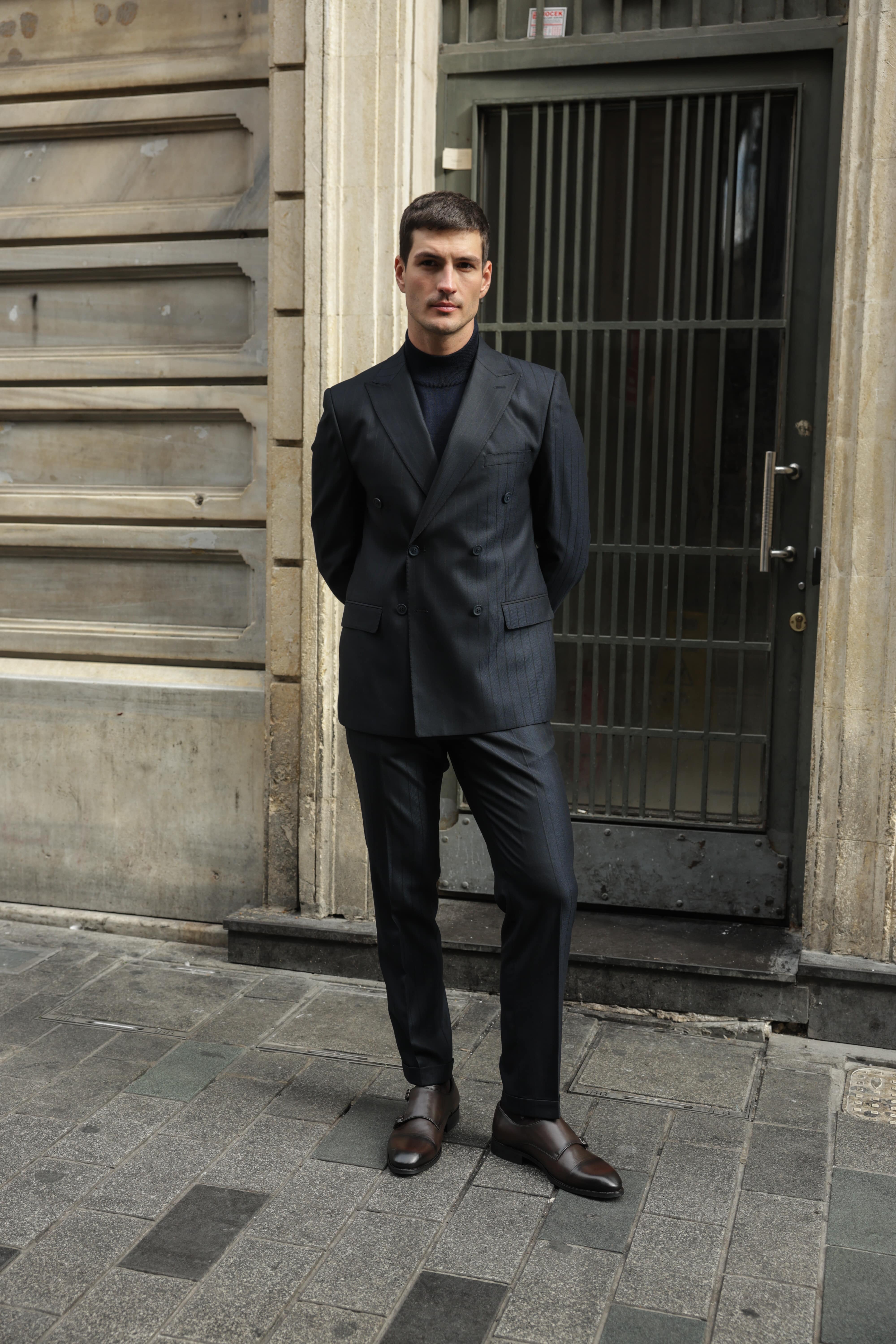 Erkek Koyu Lacivert Çizgili Kruvaze Takım Elbise