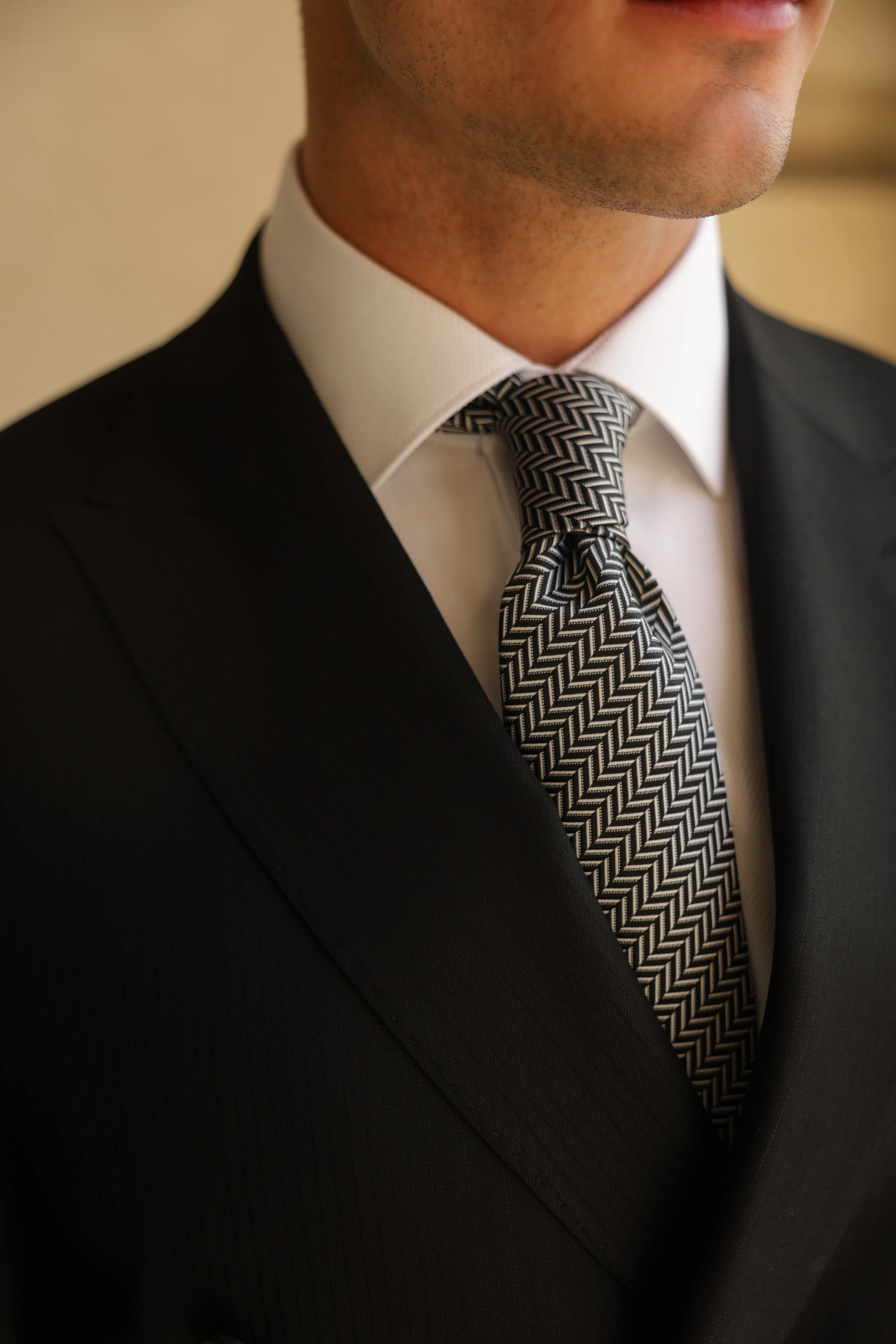 Erkek Siyah İnce Çizgili Kruvaze Takım Elbise