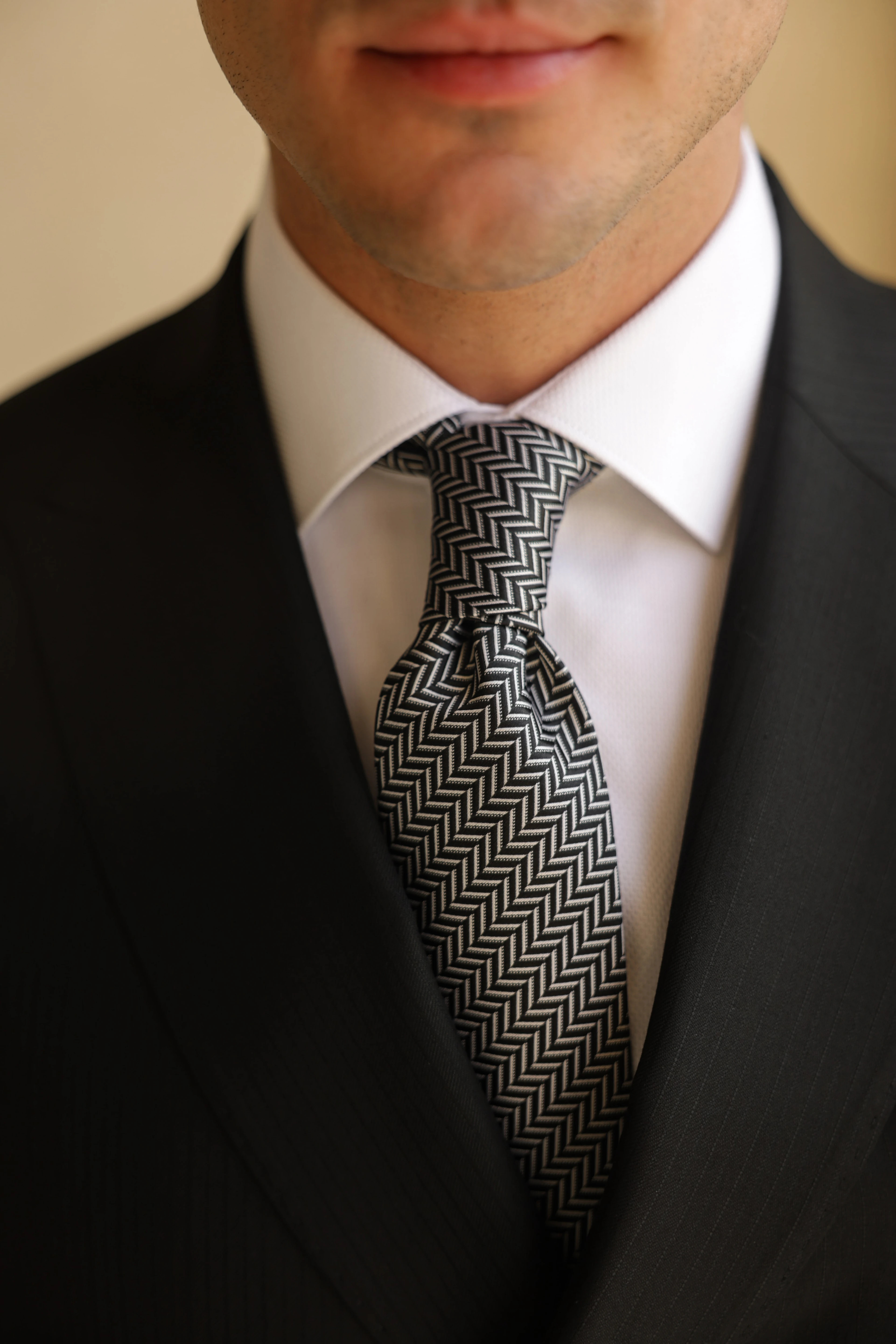 Erkek Siyah İnce Çizgili Kruvaze Takım Elbise