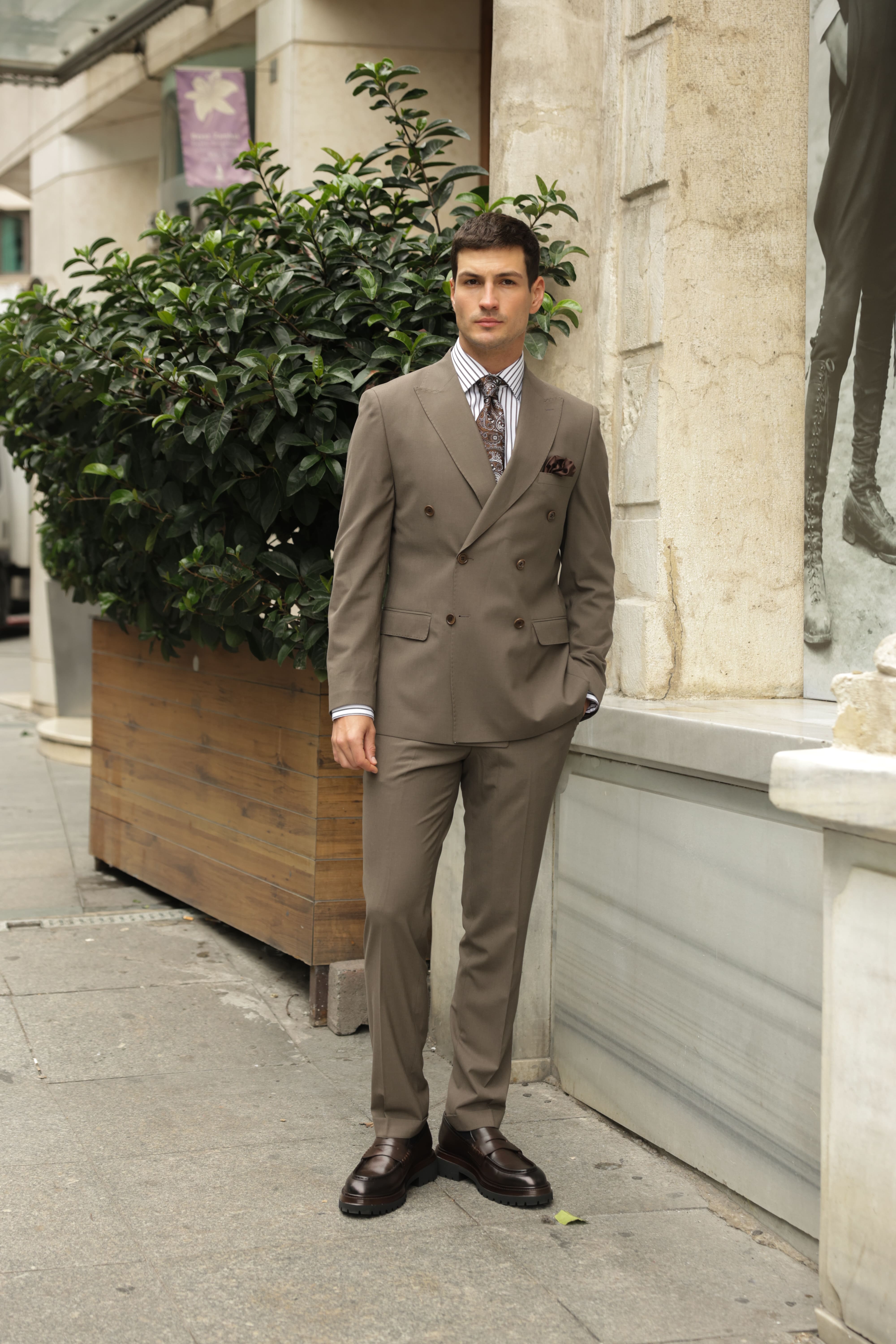 Erkek Açık Kahverengi Kruvaze Takım Elbise