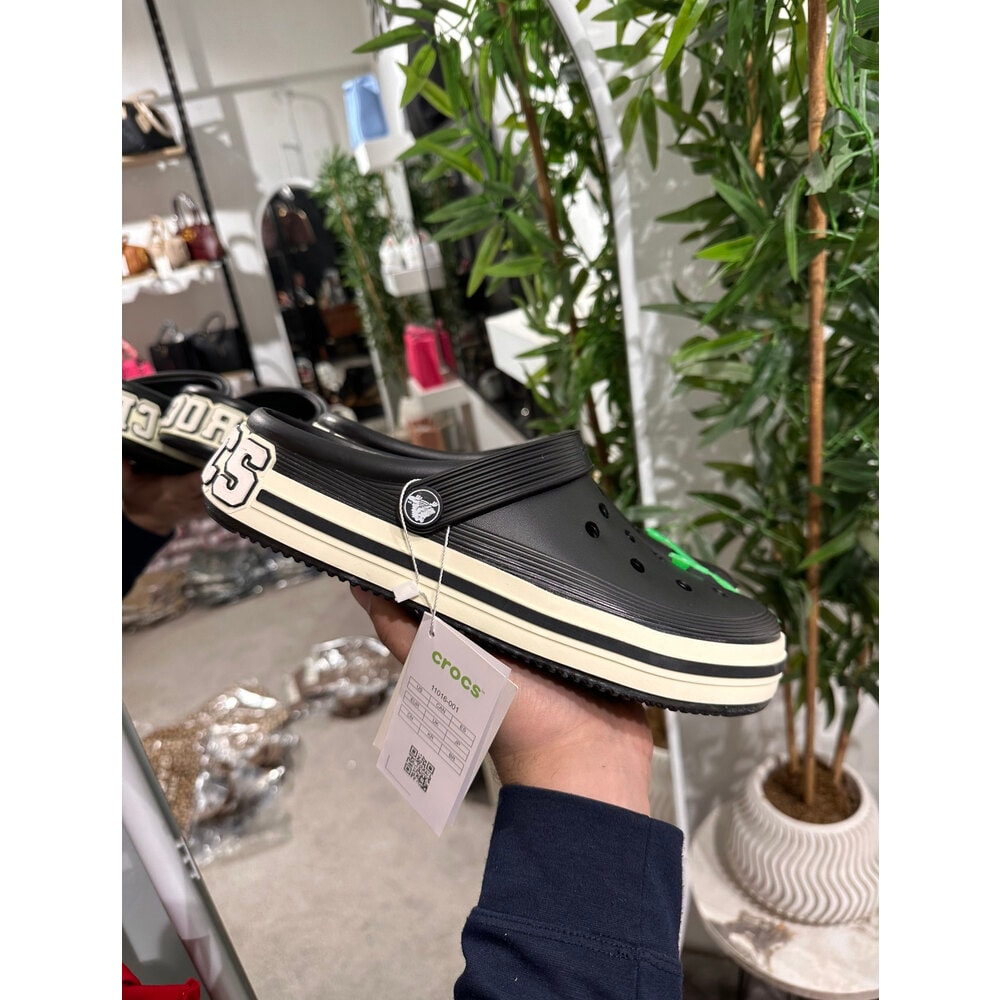 Crocs Terlik siyah beyaz of cours yeni sezon