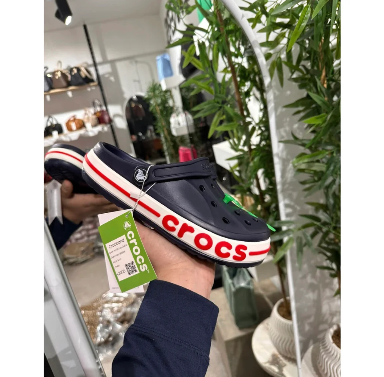 Crocs laci kırmızı şerit 