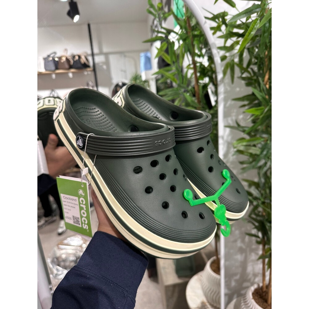 Crocs Terlik Haki of cours yeni sezon