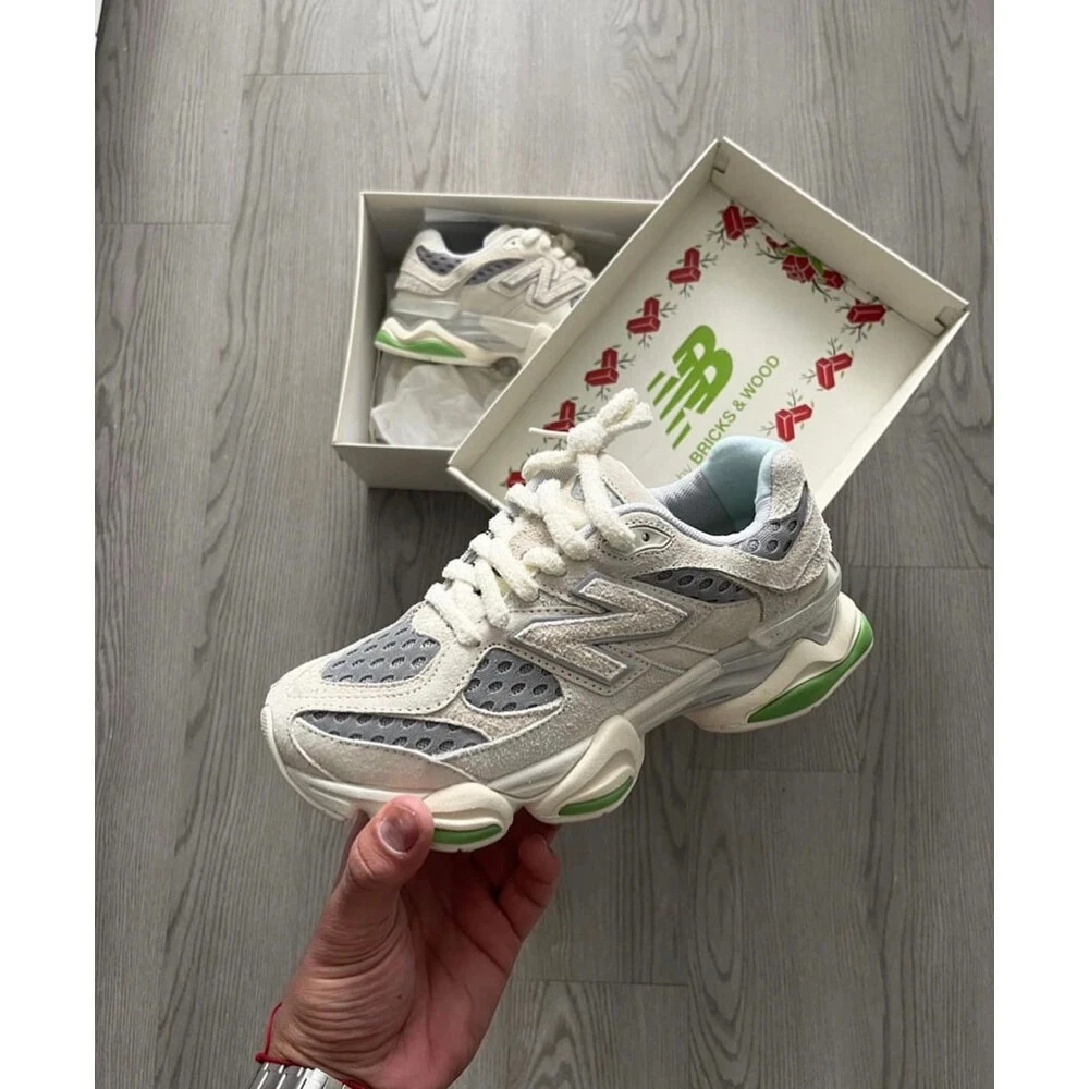 New Balance 9060 Bricks & Wood