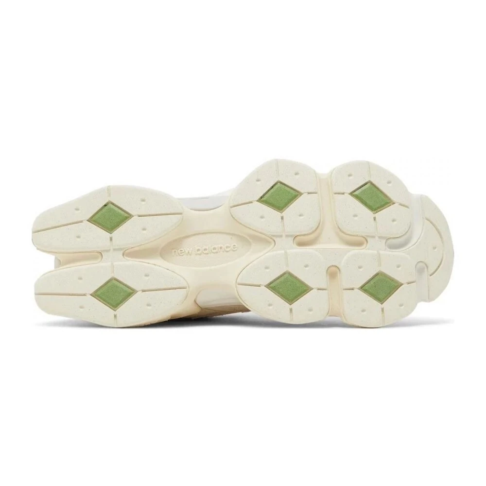 New Balance 9060 Bricks & Wood