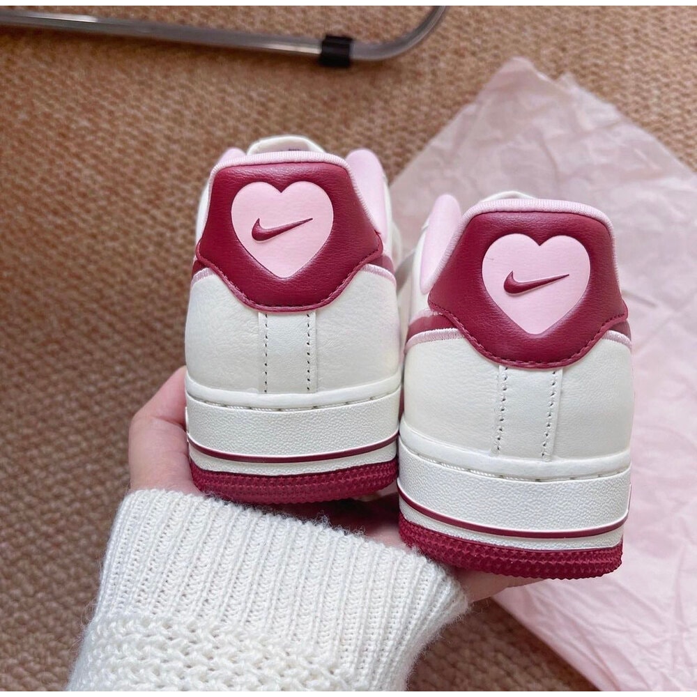 NİKE AİR FORCE 1 LOW VALENTİNE'S DAY