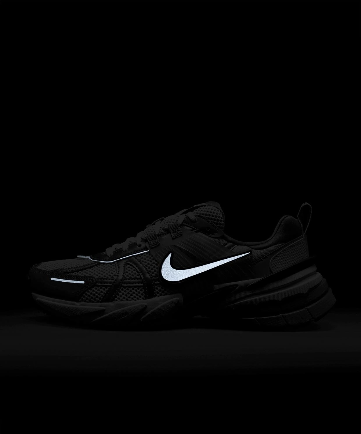 Nike V2K Run metallic grey 