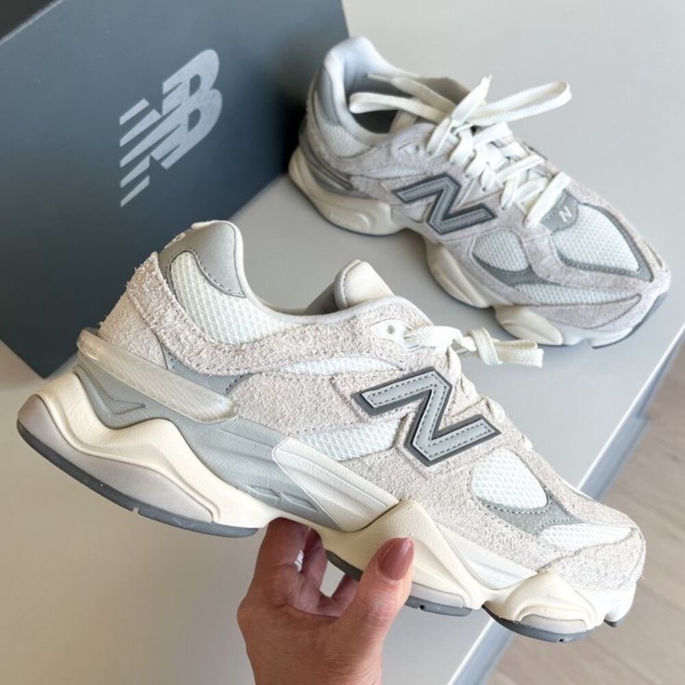 New balance 9060 mombeam sea salt