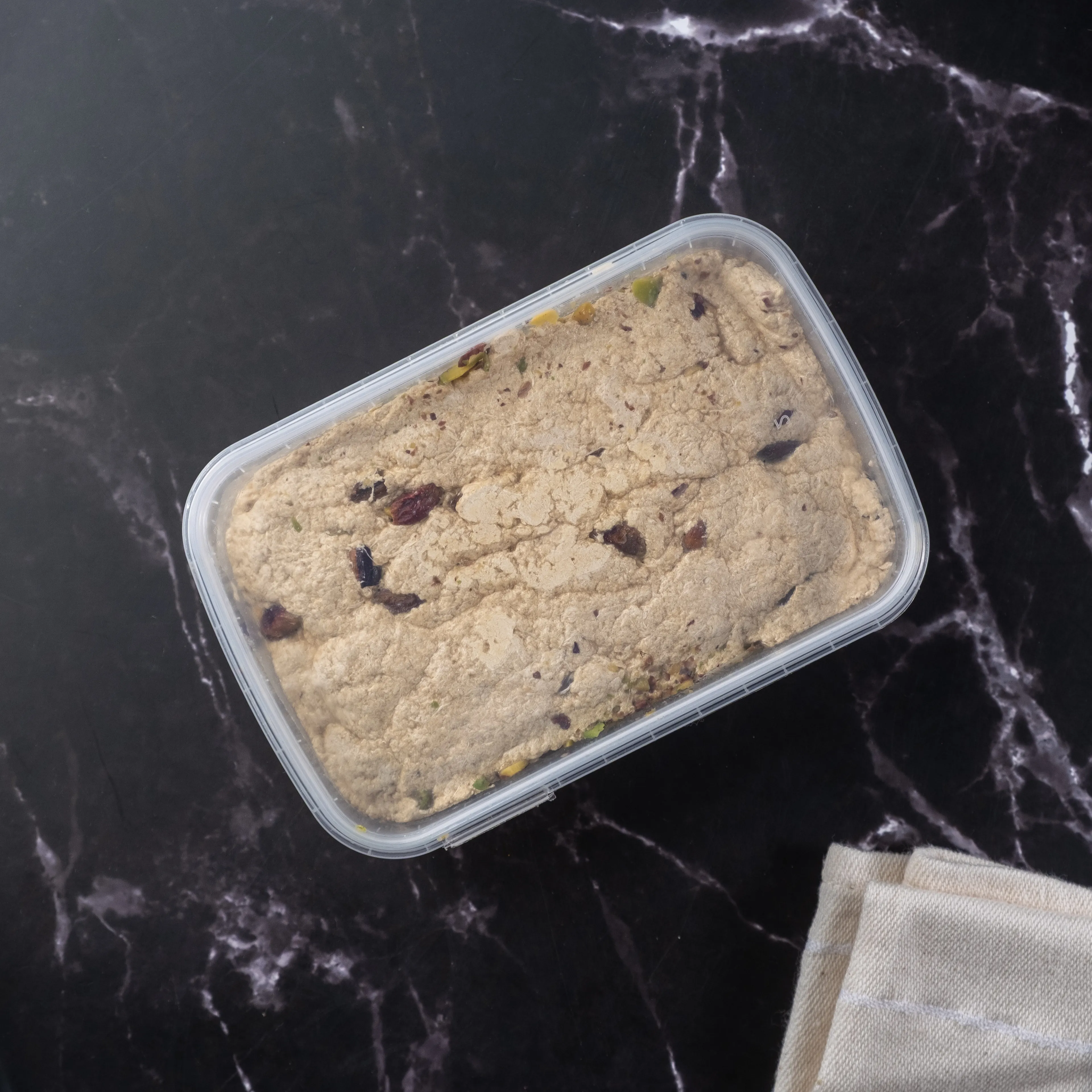 ŞEKERSİZ HURMA SUYUNDAN 400 GR FISTIKLI HELVA