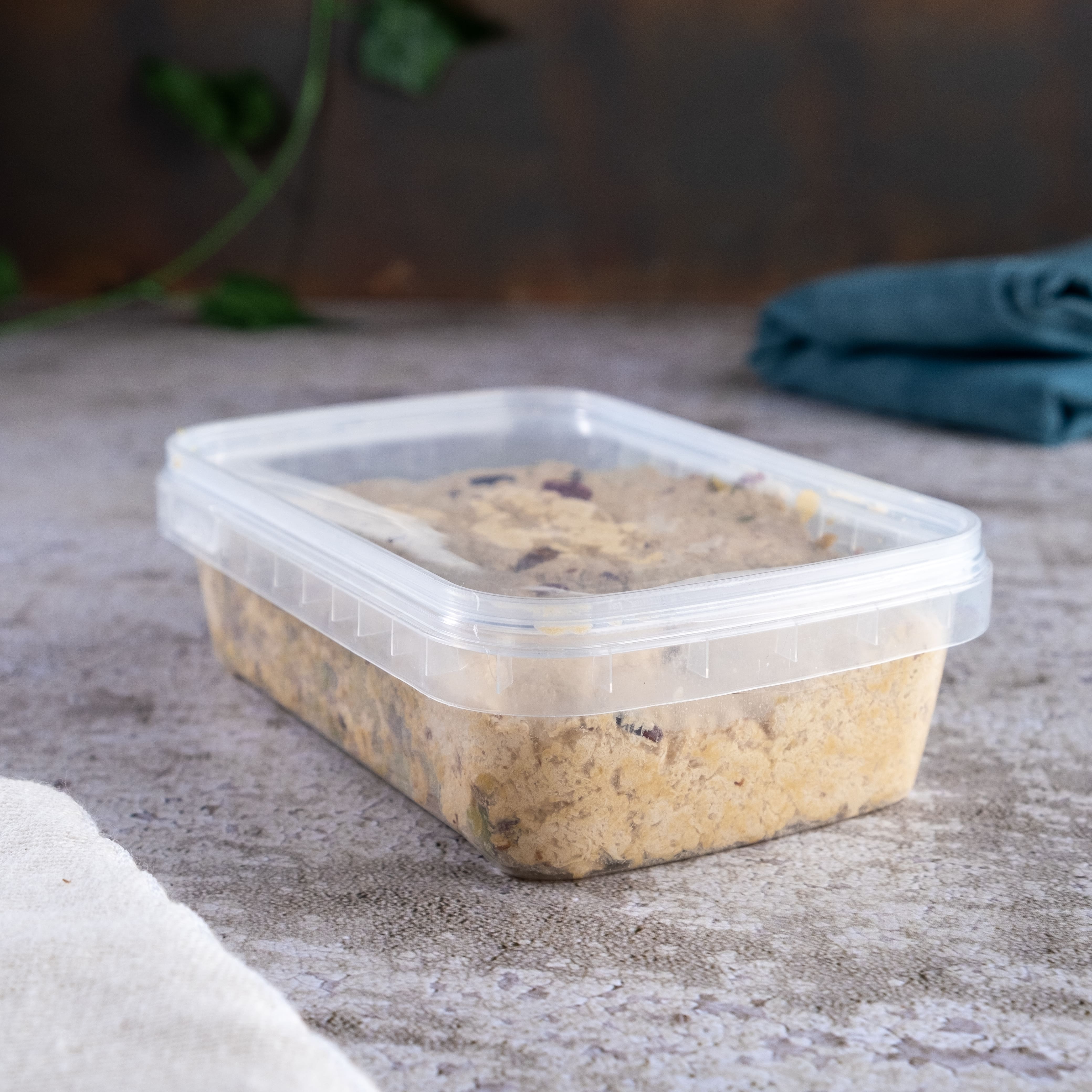 ŞEKERSİZ HURMA SUYUNDAN 400 GR FISTIKLI HELVA