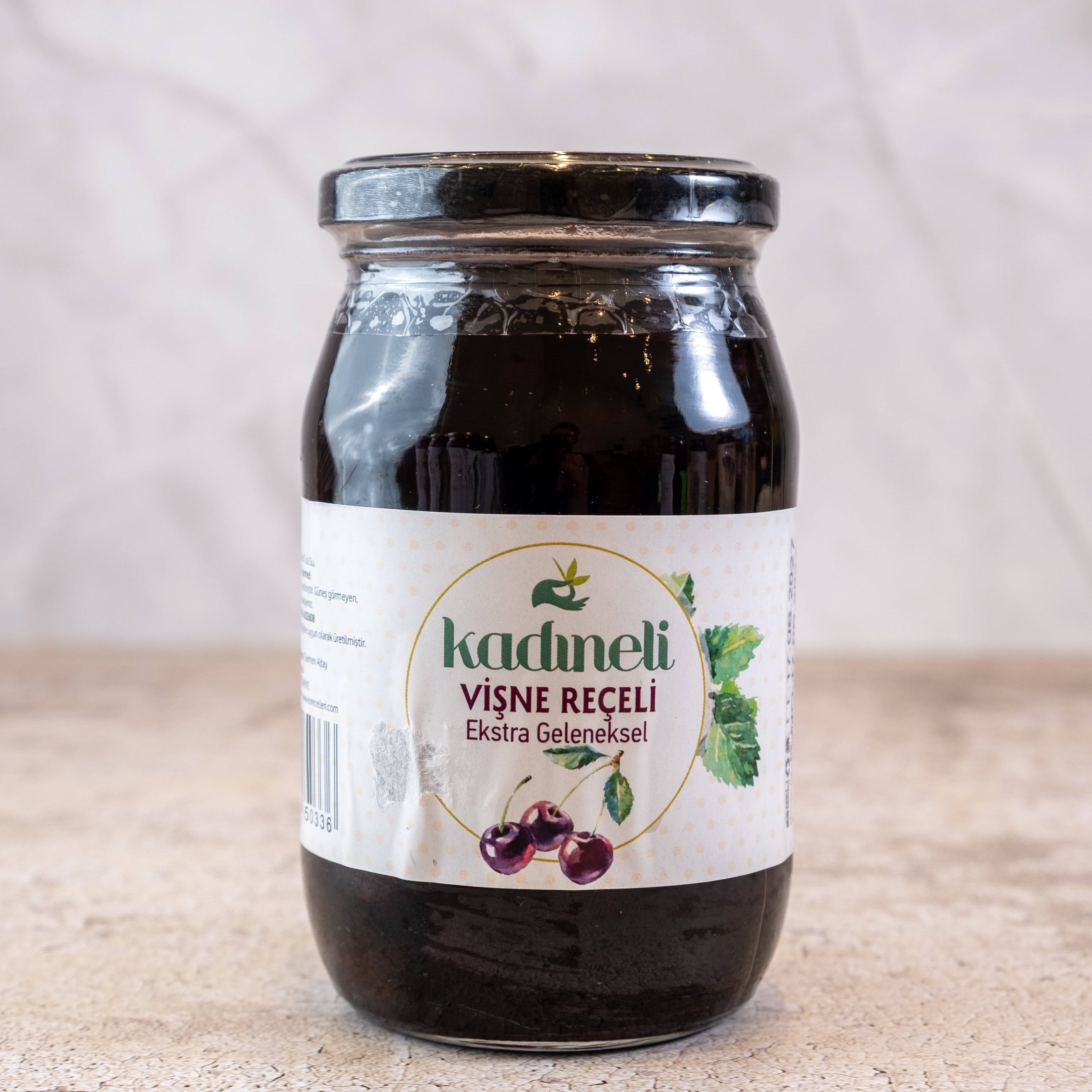 KADINELİ VİŞNE REÇELİ