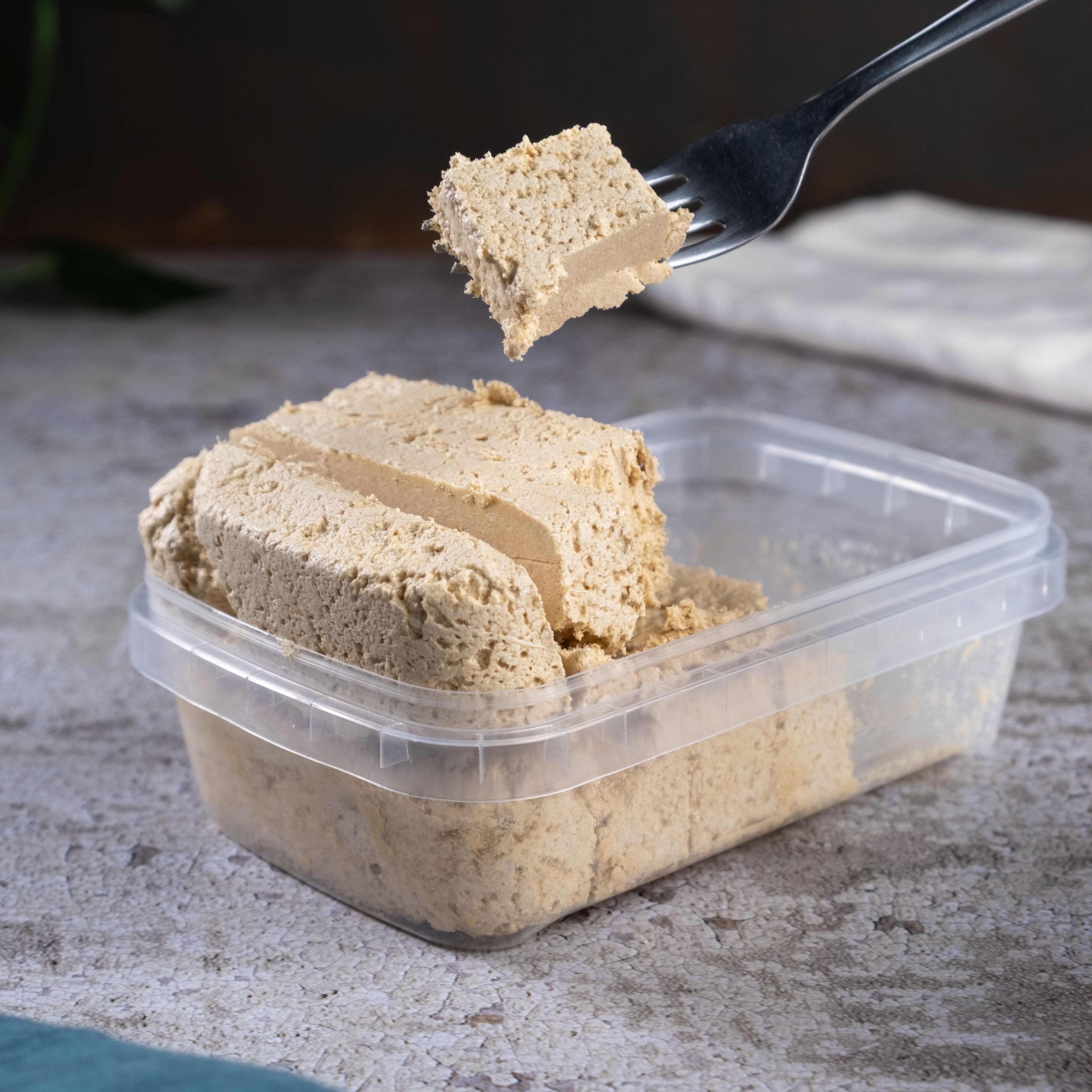 ŞEKERSİZ HURMA SUYUNDAN 400 GR SADE HELVA