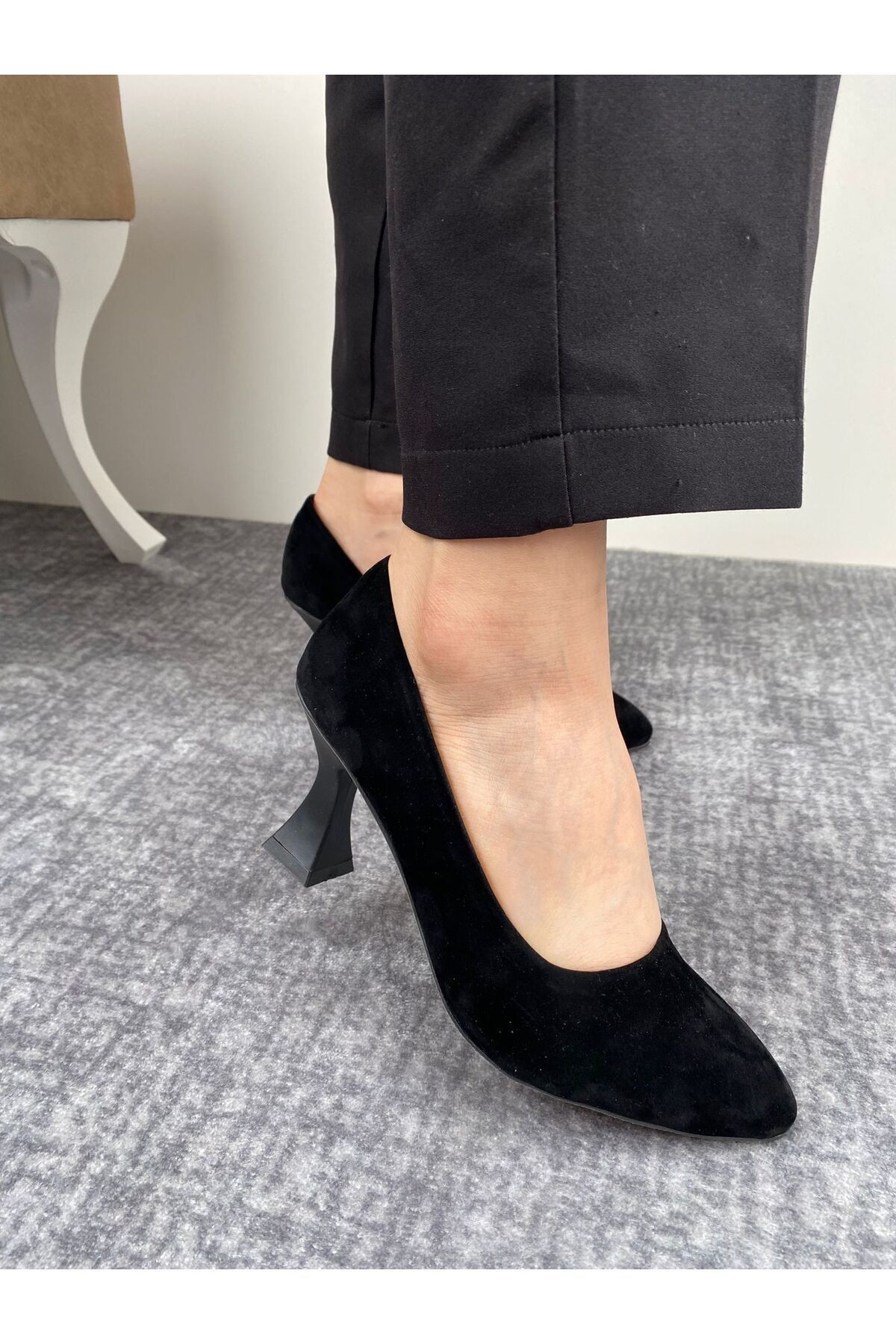 Şampanya Topuk Siyah Cilt Klasik Stiletto - Siyah Süet