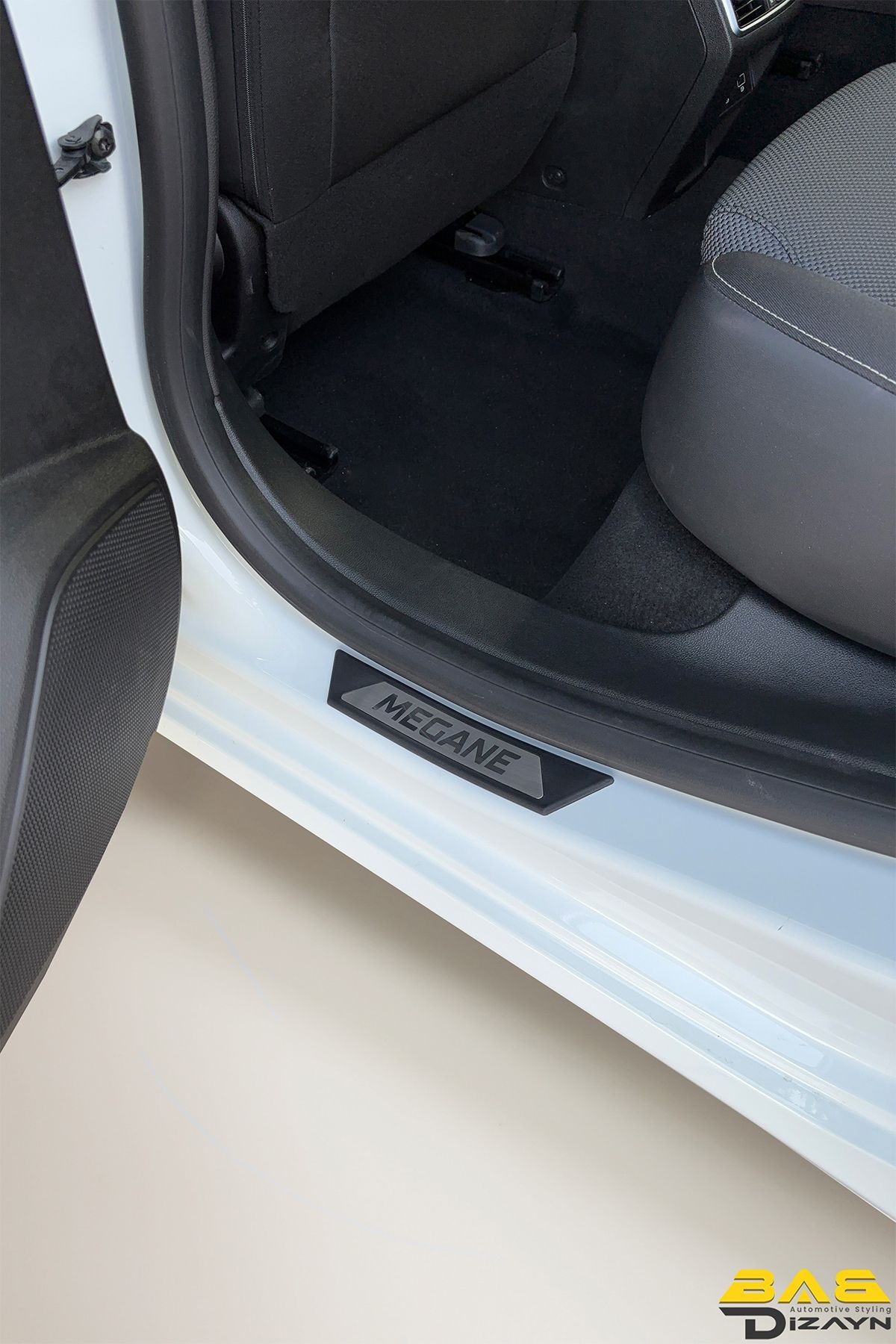Renault Megane 4 Sd/Hb Krom Kapı Eşik Koruması 2016 ve Üzeri 4 parça