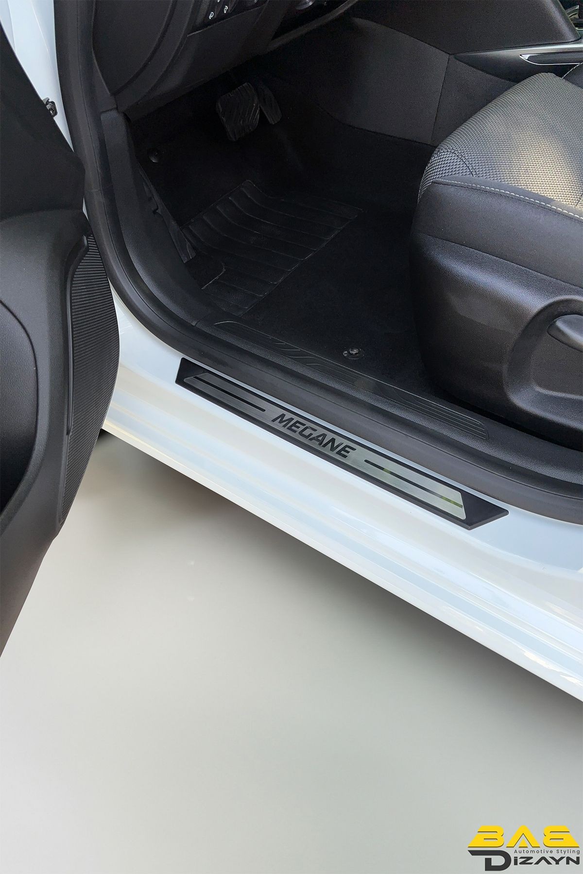 Renault Megane 4 Sd/Hb Krom Kapı Eşik Koruması 2016 ve Üzeri 4 parça