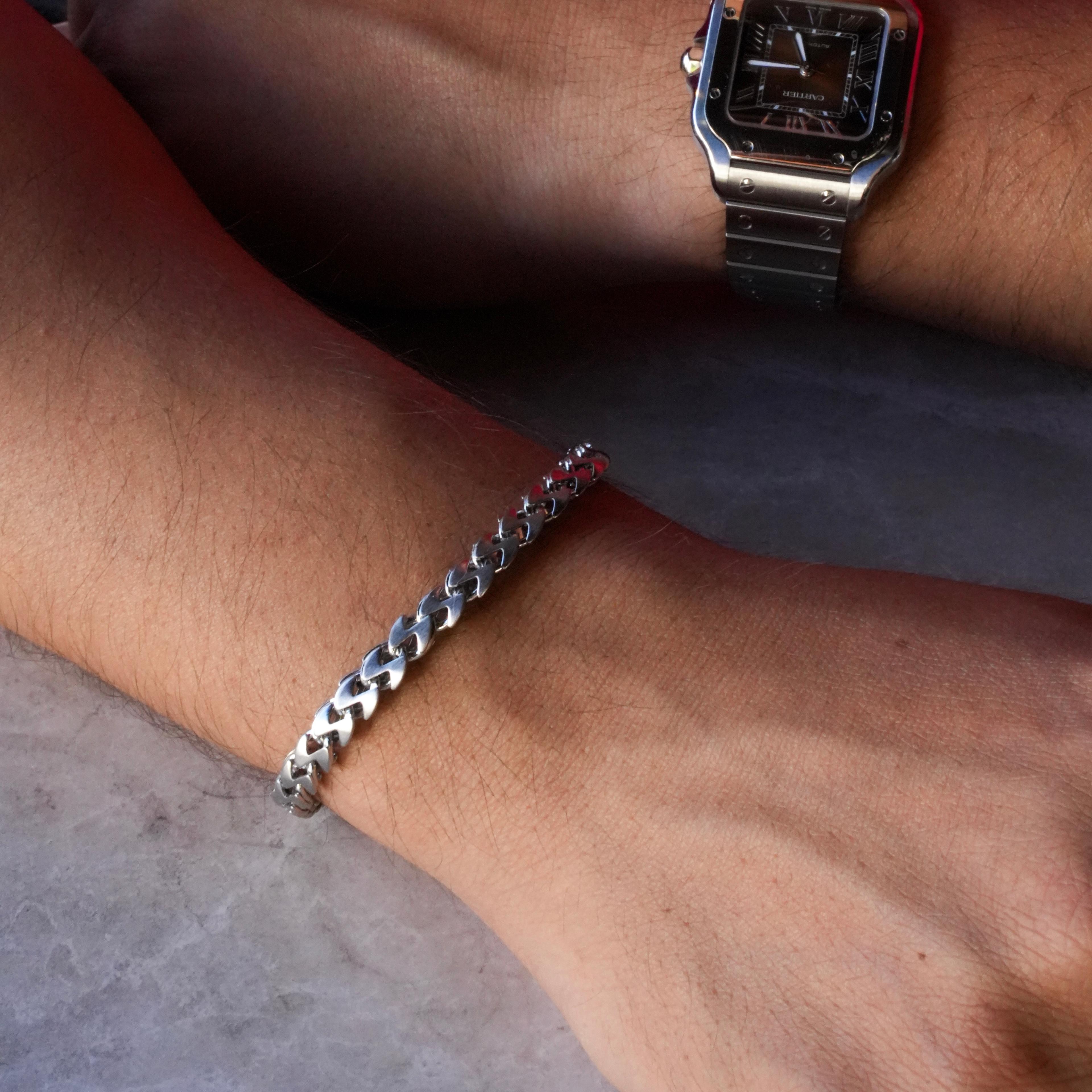 SHURIKEN BRACELET