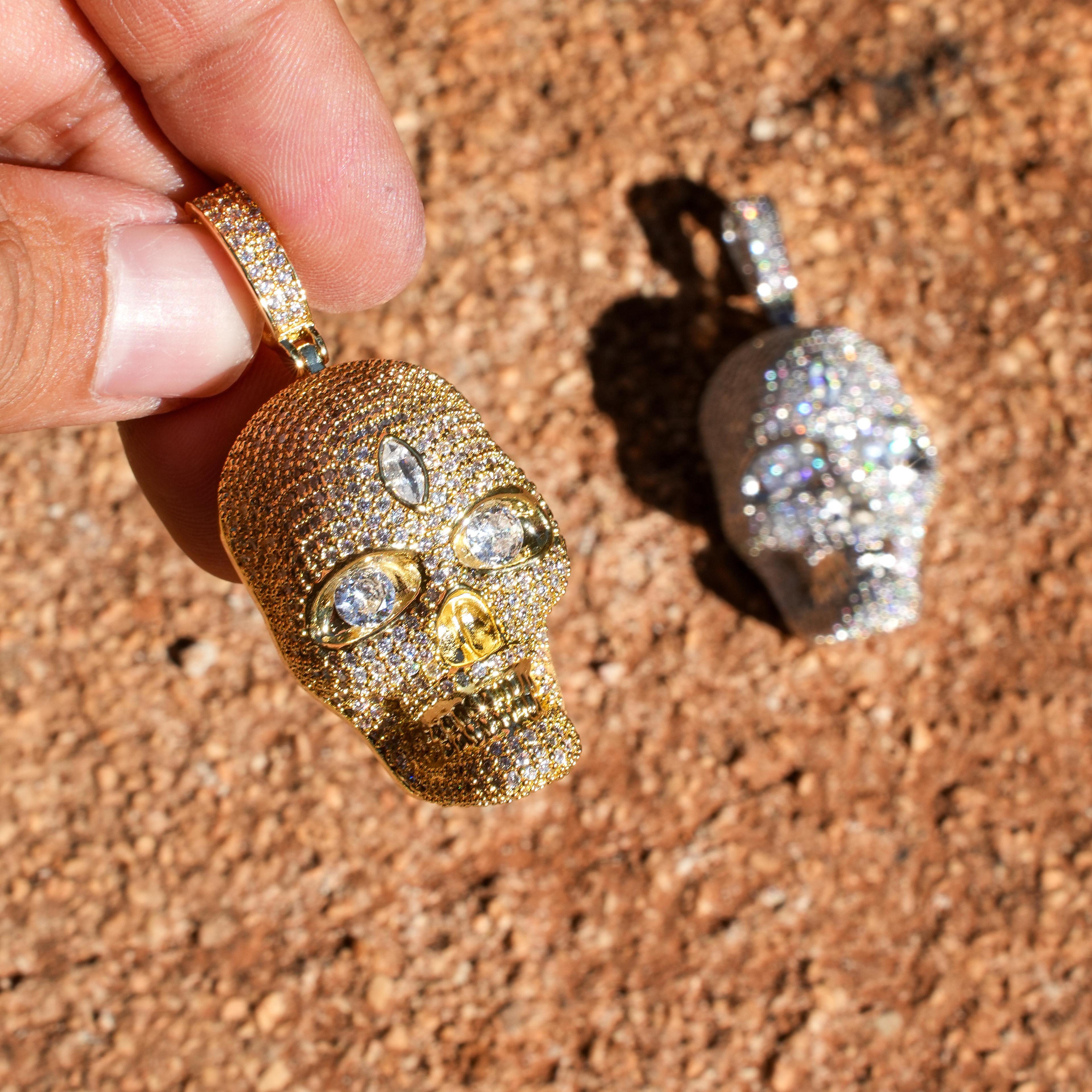 THE SKULL PENDANT