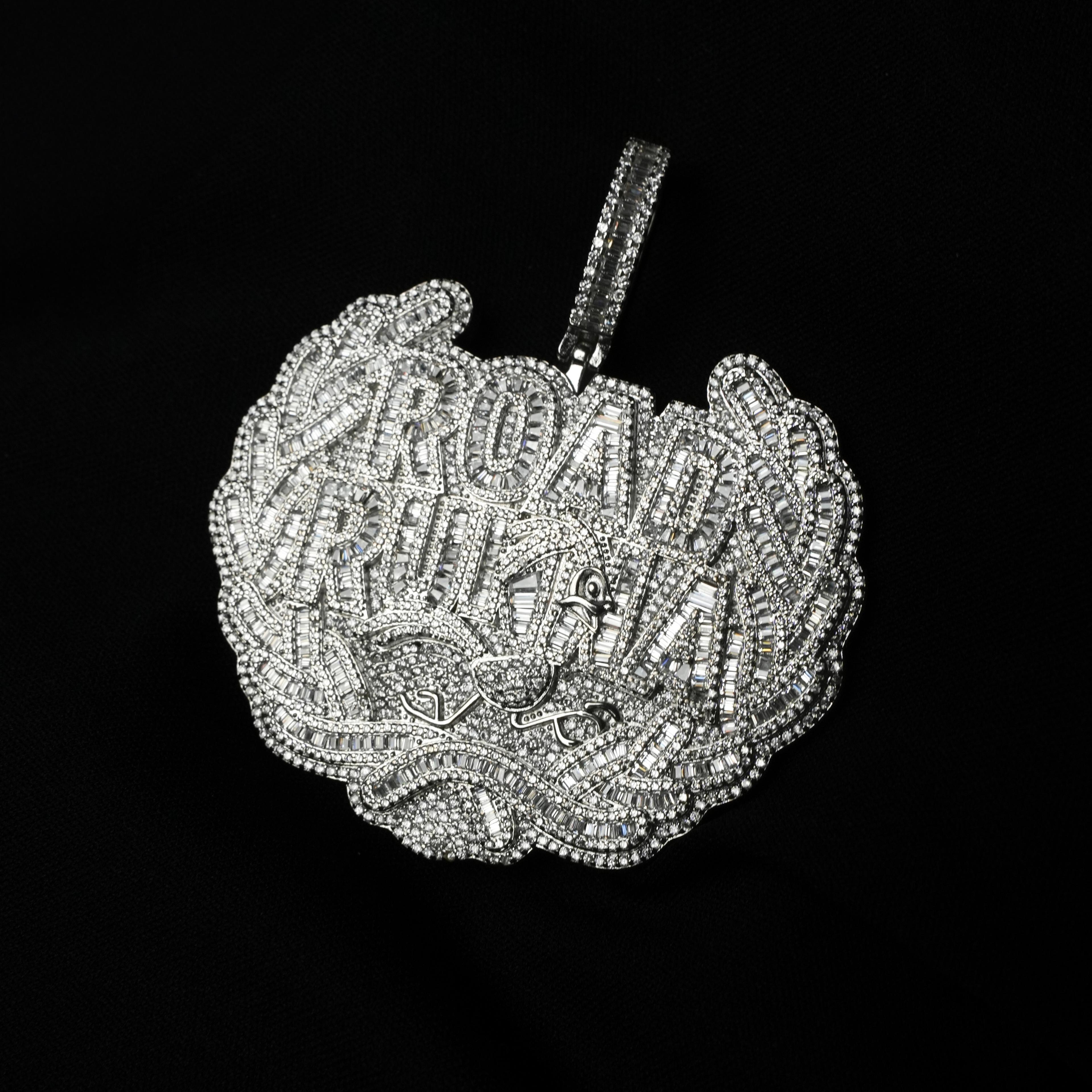 ROAD RUNNA PENDANT