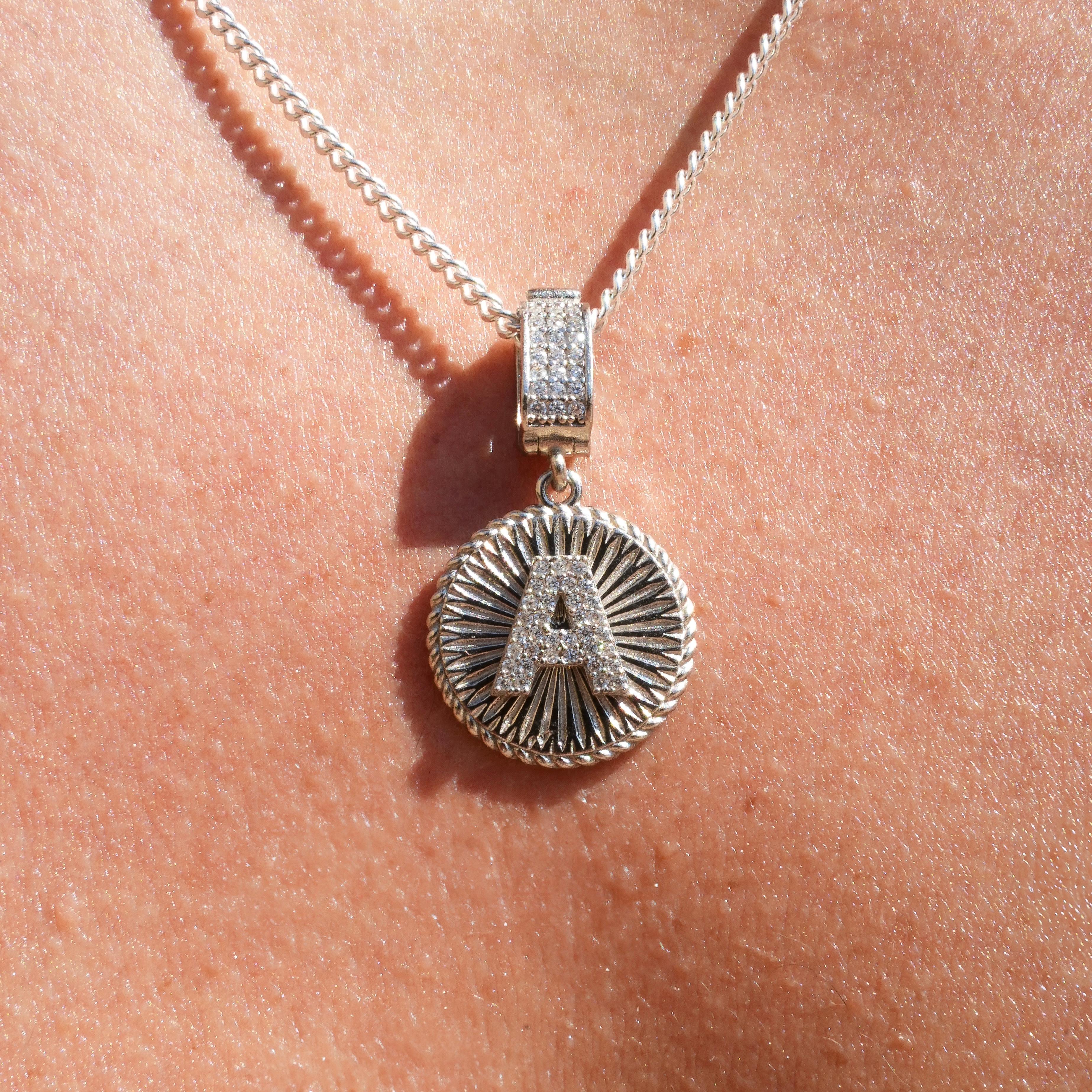 ICY MEDALLION INITAL NECKLACE 925